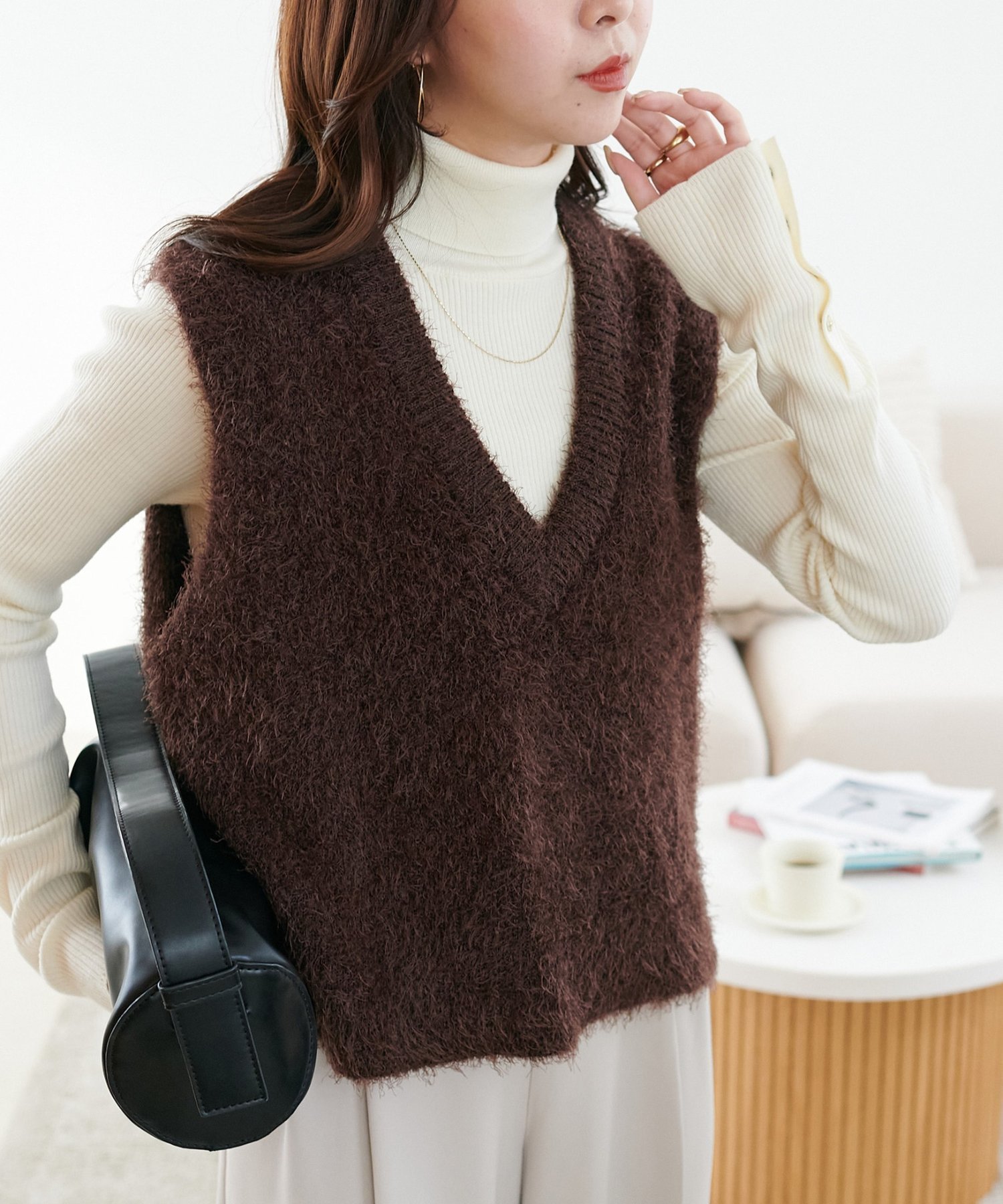 【ディスコート/Discoat】の前後2WAYフェザーヤーンショートベスト 人気、トレンドファッション・服の通販 founy(ファニー) ファッション Fashion レディースファッション Fashion for Women アウター Coat / Outerwear Collection トップス・カットソー Cut & Sew Tops ベスト&ジレ / 重ね着スタイル Vests & Gilets コンパクト Compact, Small Size ショート Short, Short Length トレンド Trend, Trending Now フェザー Feather, Feather Detail ベスト Vest, Waistcoat other-1|ID: prp329100004646531 ipo3291000000034567632