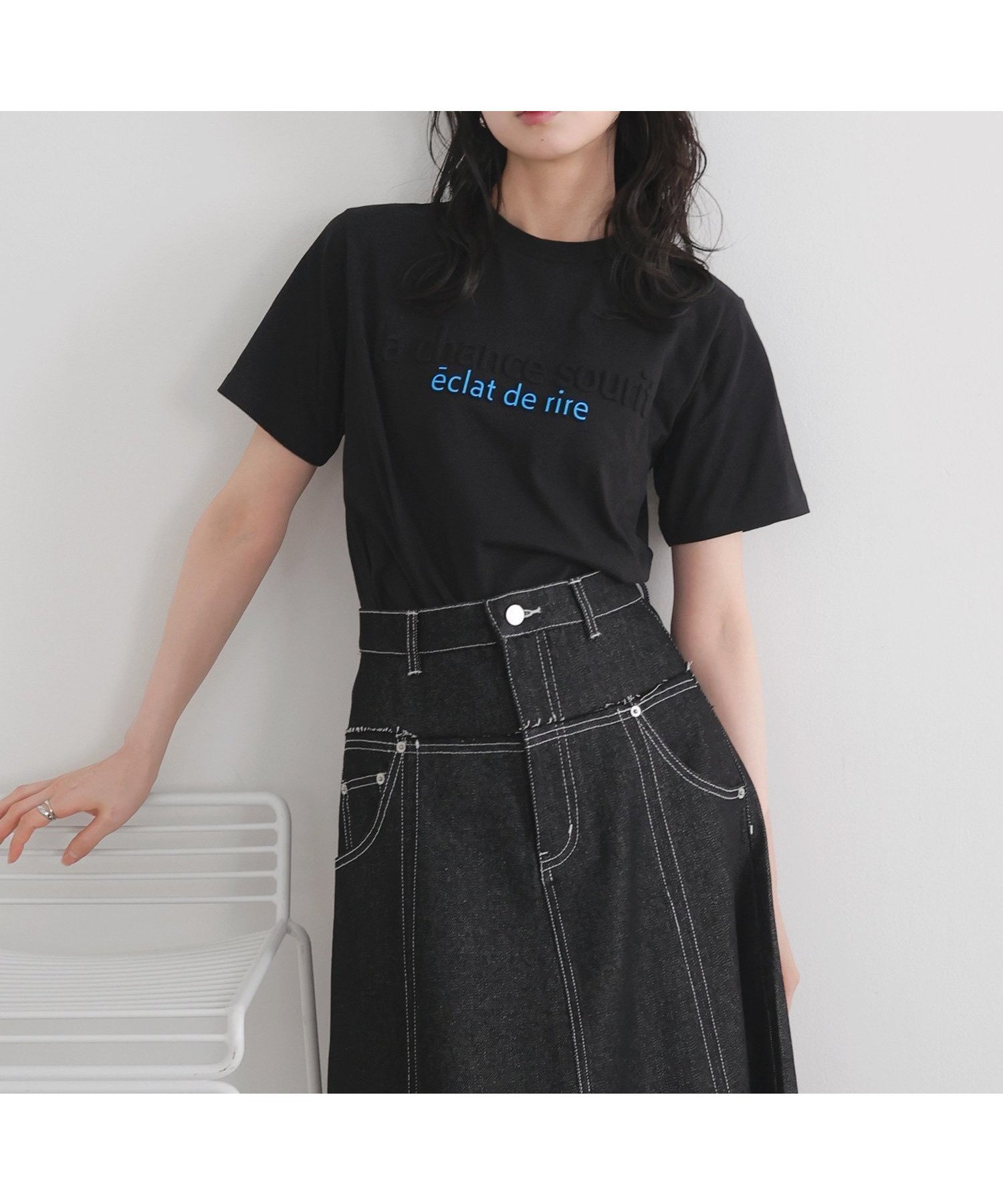 【リアン/Lian】のコンパクトエンボスロゴT インテリア・キッズ・メンズ・レディースファッション・服の通販 founy(ファニー) 　ファッション　Fashion　レディースファッション　Fashion for Women　ブラック|ID: prp329100004646863 ipo3291000000033543542