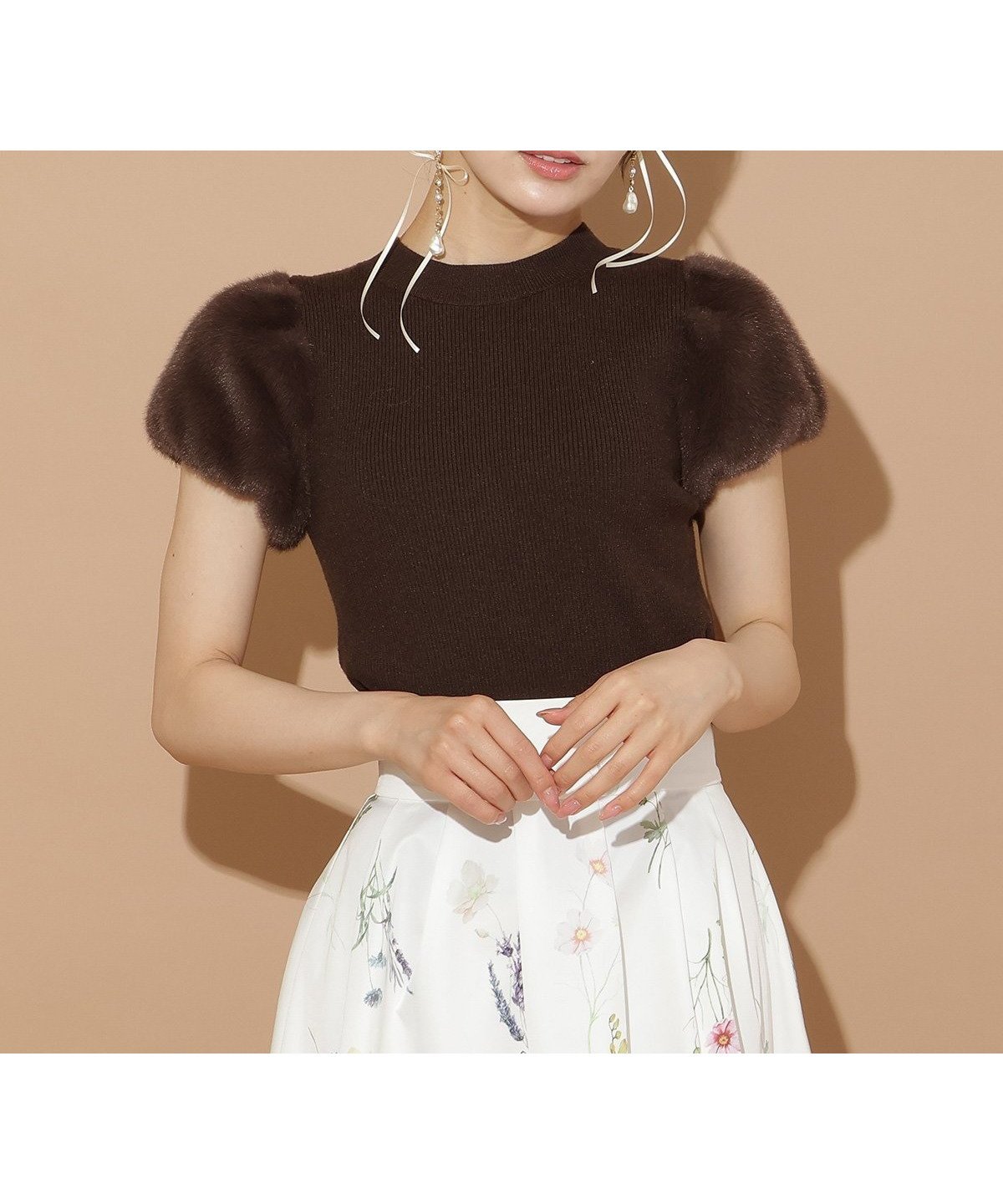 【ウィルセレクション/WILLSELECTION】の【8/8(fri)10時発売】ファースリーブニットプルオーバー インテリア・キッズ・メンズ・レディースファッション・服の通販 founy(ファニー) 　ファッション　Fashion　レディースファッション　Fashion for Women　トップス・カットソー　Cut & Sew Tops　ニット　Knit Tops & Sweaters　カジュアルプルオーバー・ニットトップス　Pullovers & Knit Tops / Casual Pullovers　秋　Autumn　スリーブ　Sleeve, Long Sleeve / Short Sleeve　バランス　Balance, Style Balance　フィット　Fit, Slim Fit　フェイクファー　Faux Fur, Imitation Fur　半袖　Short Sleeve, Half Sleeve　ラベンダー　Lavender　リボン　Ribbon, Bow　エレガント 上品　Elegant　ダークブラウン|ID: prp329100004646869 ipo3291000000033543611