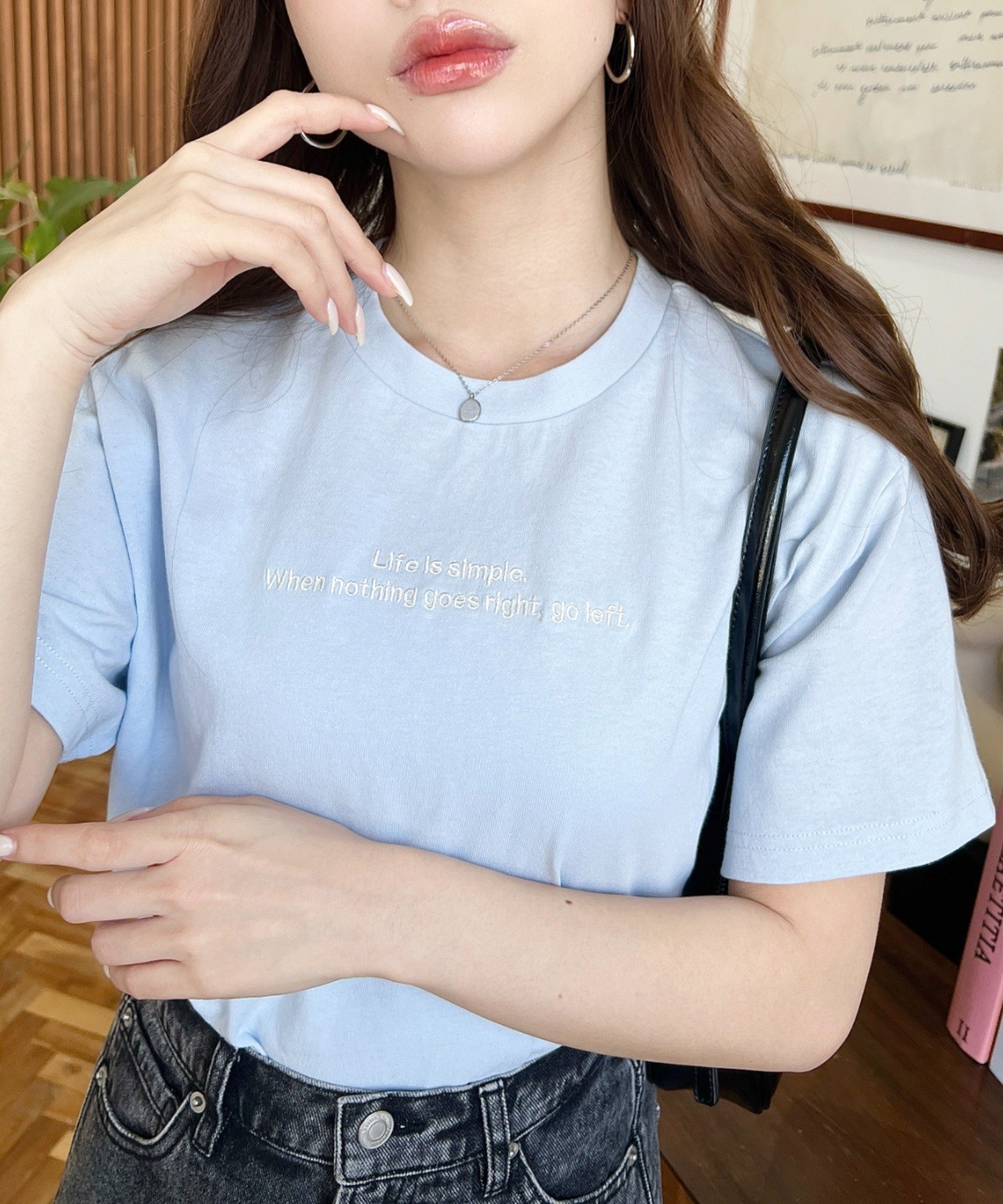 【モーメントプラス/moment+ / MEN】のロゴ刺繍 Tシャツ インテリア・キッズ・メンズ・レディースファッション・服の通販 founy(ファニー) 　ファッション　Fashion　メンズファッション　Fashion for Men　カットソー　Cut and Sewn Top　カーディガン　Cardigan, Knitwear　シンプル　Simple, Minimal　スラックス　Slacks, Dress Pants　スリット　Slit, Slit Detail　デニム　Denim, Jeans Material　トレンド　Trend, Trending Now　定番　Standard, Basic Item　バレエ　Ballet, Ballet Style　ビスチェ　Bustier, Corset Top　ボトム　Bottoms, Lower Wear　マーメイド　Mermaid, Fishtail Silhouette　おすすめ　Recommended / Our Picks　ブルー|ID: prp329100004646907 ipo3291000000033544104