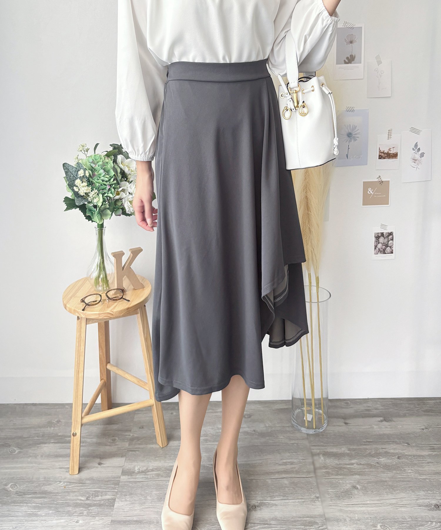 【アミュレット/Amulet】の【Amulet】アシンメトリースカート インテリア・キッズ・メンズ・レディースファッション・服の通販 founy(ファニー) 　ファッション　Fashion　レディースファッション　Fashion for Women　スカート　Skirts　コンパクト　Compact, Small Size　シンプル　Simple, Minimal　スニーカー　Sneakers, Trainers　なめらか　Smooth, Silky Texture　バランス　Balance, Style Balance　フィット　Fit, Slim Fit　フレア　Flare, Flared　無地　Plain, Solid Color　おすすめ　Recommended / Our Picks　グレー|ID: prp329100004646994 ipo3291000000033544984