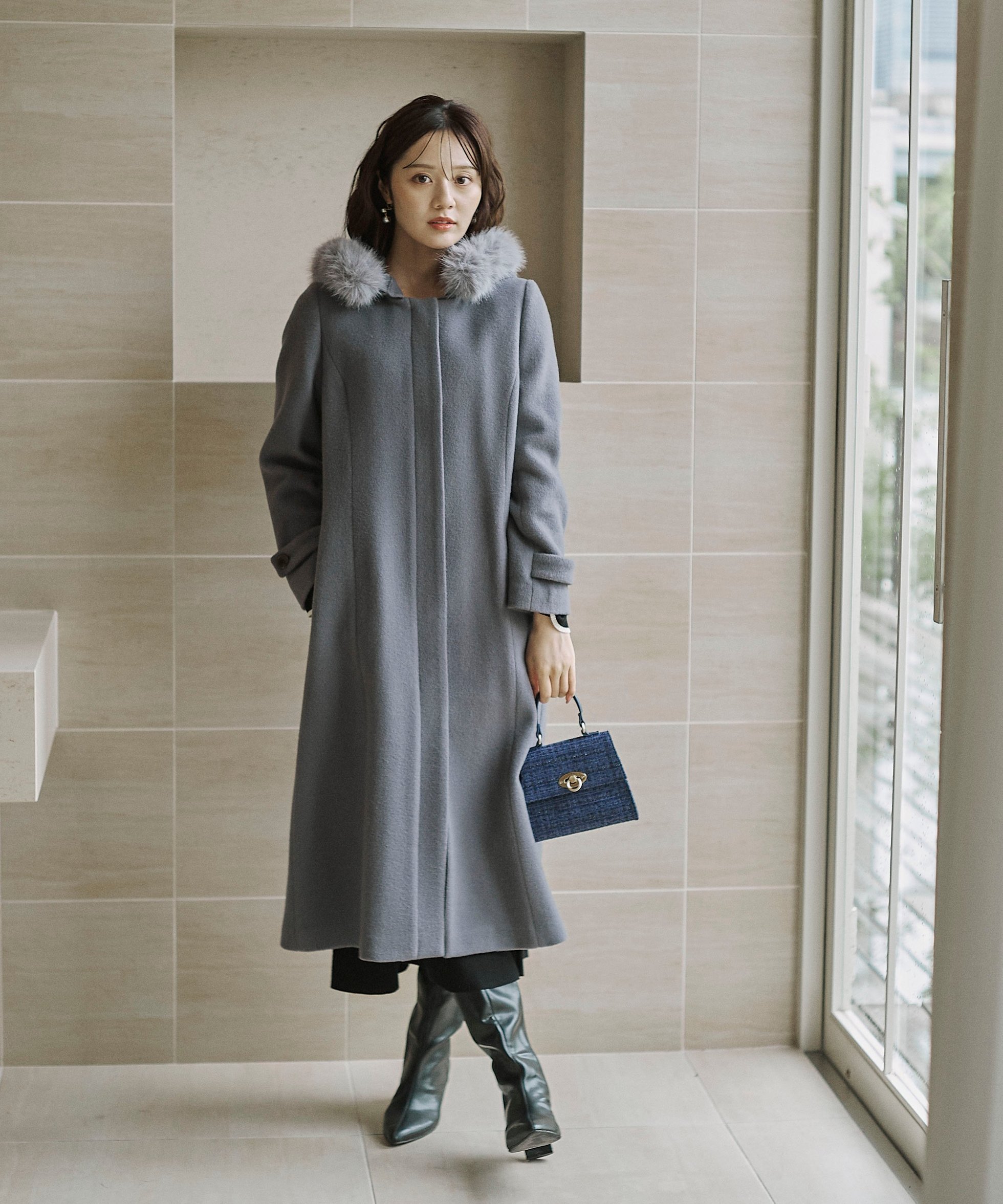 【プロポーション ボディドレッシング/PROPORTION BODY DRESSING】のモッサフードフェイクファーロングコート インテリア・キッズ・メンズ・レディースファッション・服の通販 founy(ファニー) 　ファッション　Fashion　レディースファッション　Fashion for Women　アウター　Coat / Outerwear Collection　コート・ロングコート・ピーコート　Long Coats, Peacoats & More　フェイクファー　Faux Fur, Imitation Fur　フェミニン　Feminine, Girly　メルトン　Melton, Heavy Wool　ロング　Long, Long-Length　日本製　Made In Japan　防寒　Cold Protection, Winter-Ready　チャコール2|ID: prp329100004647040 ipo3291000000033545370