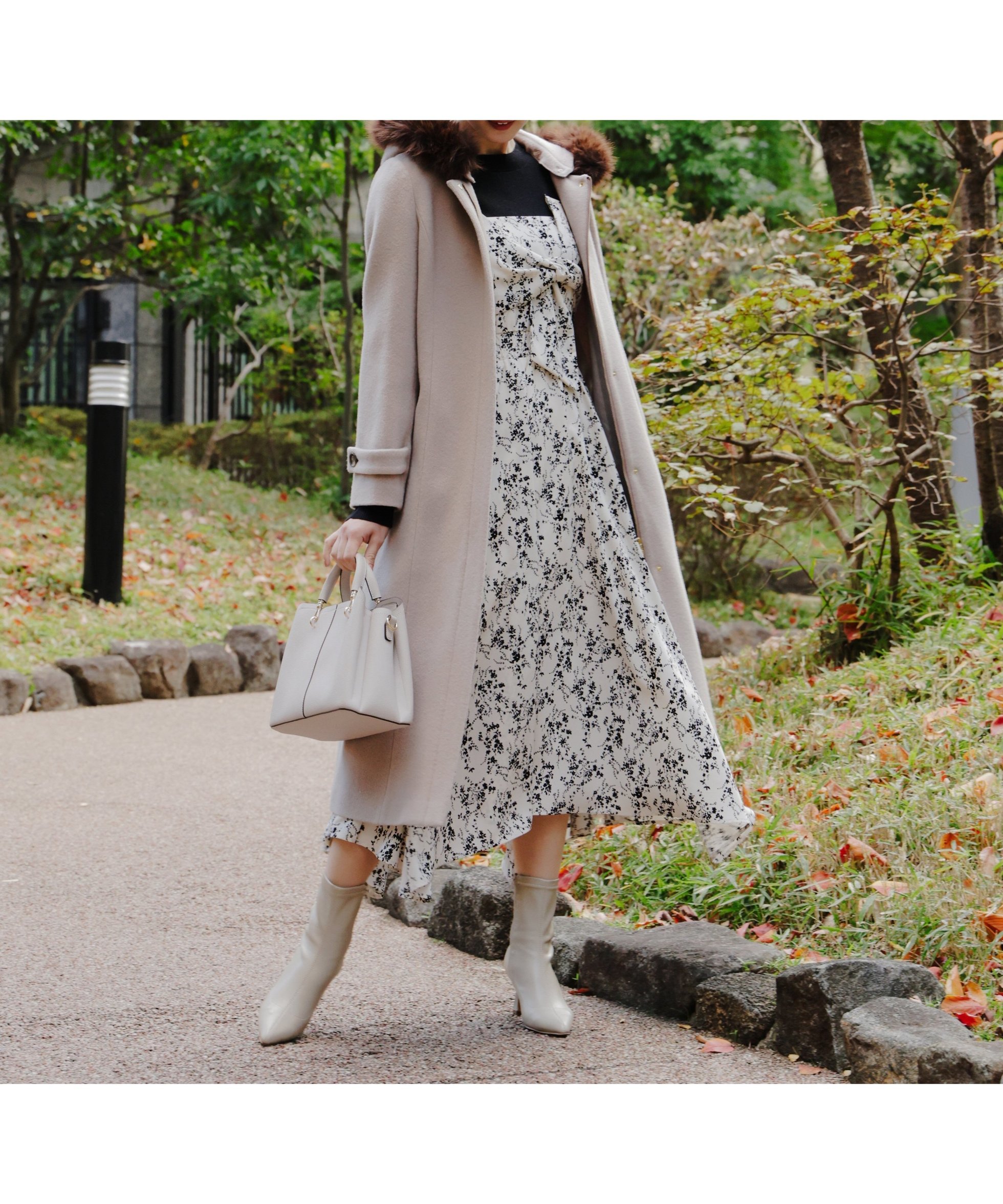 【プロポーション ボディドレッシング/PROPORTION BODY DRESSING】のモッサフードフェイクファーロングコート 25AW インテリア・キッズ・メンズ・レディースファッション・服の通販 founy(ファニー) ファッション Fashion レディースファッション Fashion for Women アウター Coat / Outerwear Collection コート・ロングコート・ピーコート Long Coats, Peacoats & More 2025年 2025 2025-2026秋冬・A/W Autumn/Winter 2025–26 AW25–26 フェイクファー Faux Fur, Imitation Fur フェミニン Feminine, Girly メルトン Melton, Heavy Wool ロング Long, Long-Length 日本製 Made In Japan 防寒 Cold Protection, Winter-Ready ベージュ|ID: prp329100004647040 ipo3291000000034644679