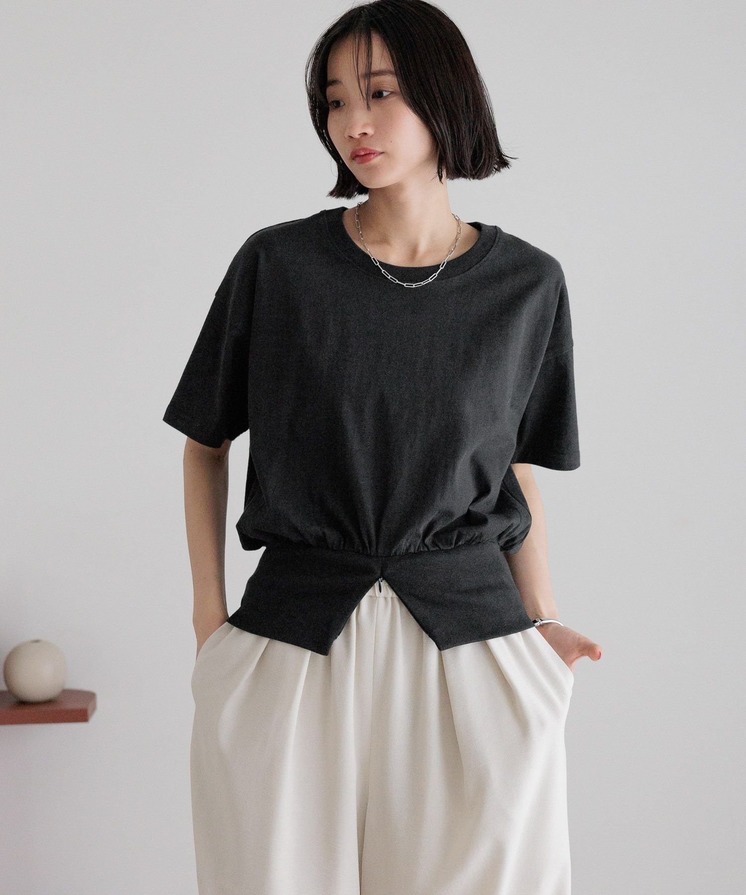 【ローリーズファーム/LOWRYS FARM】のスソZIPプルオーバーSS インテリア・キッズ・メンズ・レディースファッション・服の通販 founy(ファニー) 　ファッション　Fashion　レディースファッション　Fashion for Women　トップス・カットソー　Cut & Sew Tops　カジュアルプルオーバー・ニットトップス　Pullovers & Knit Tops / Casual Pullovers　おすすめ　Recommended / Our Picks　コンパクト　Compact, Small Size　フロント　Front, Front Design　ボトム　Bottoms, Lower Wear　ルーズ　Loose, Oversized　ワイド　Wide, Wide Fit　ブラック|ID: prp329100004647058 ipo3291000000033545438