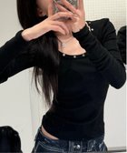 【チェルカ/CERCA】のMEMECLE/スタッズ クルーネックカットソー 人気、トレンドファッション・服の通販 founy(ファニー) ファッション Fashion レディースファッション Fashion for Women トップス・カットソー Cut & Sew Tops カットソー・ベーシックTシャツ Cut-and-Sewn Tops / Stretch Tees & Basics おすすめ Recommended / Our Picks シンプル Simple, Minimal スタッズ Studs, Metal Accents トレンド Trend, Trending Now 羽織 Haori, Light Jacket thumbnail ブラック|ID: prp329100004647107 ipo3291000000033545739