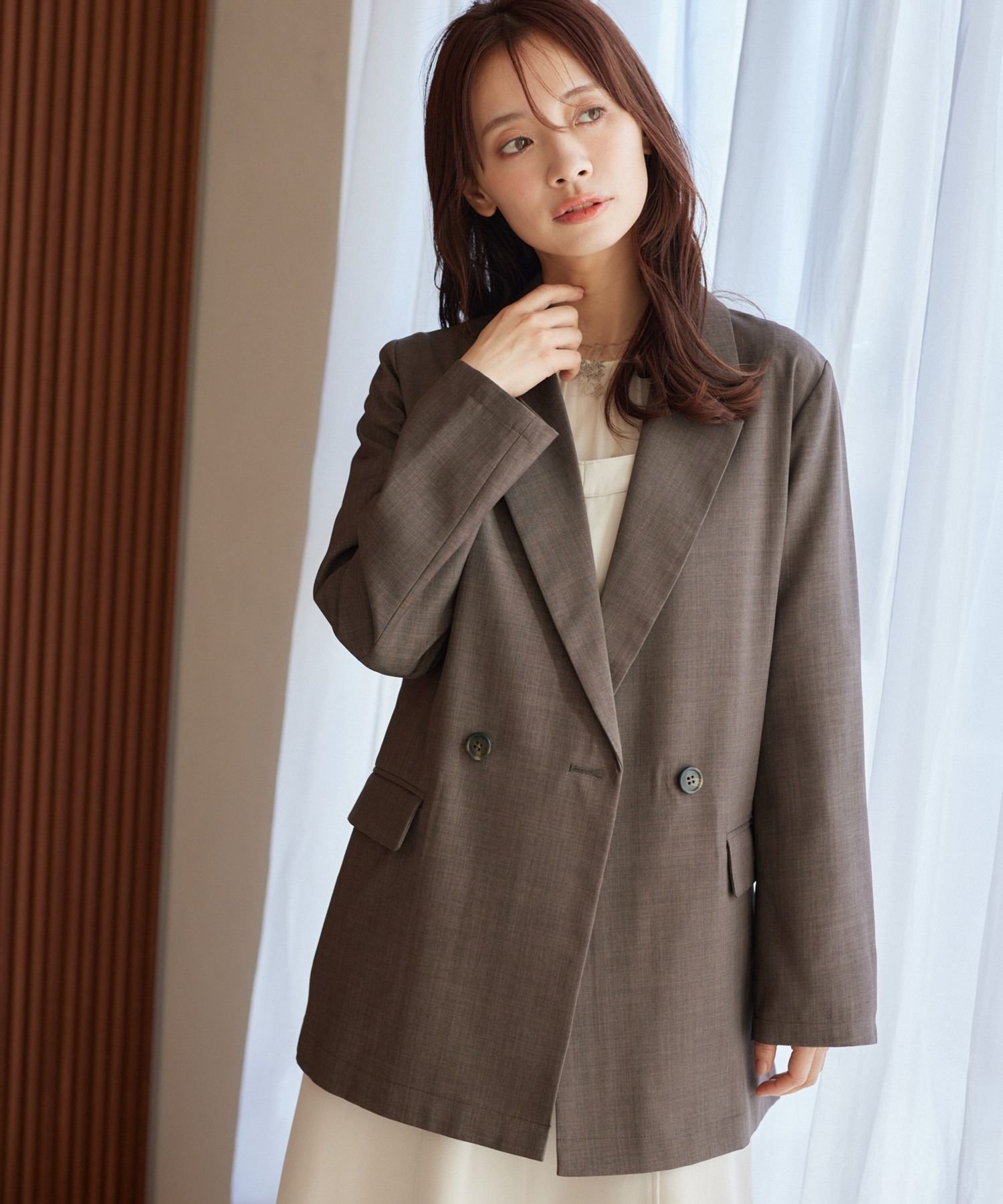 【ミスティ ウーマン/mysty woman】のライトダブルテーラードジャケット インテリア・キッズ・メンズ・レディースファッション・服の通販 founy(ファニー) 　ファッション　Fashion　レディースファッション　Fashion for Women　アウター　Coat / Outerwear Collection　レディースジャケット・軽アウター　Jackets　テーラードジャケット / 通勤・きれいめスタイル　Tailored Jackets & Blazers　おすすめ　Recommended / Our Picks　ジャケット　Jacket, Outerwear　ダウン　Down, Puffer　フレア　Flare, Flared　リラックス　Relax, Relaxed Fit　チャコール18|ID: prp329100004647158 ipo3291000000033546029