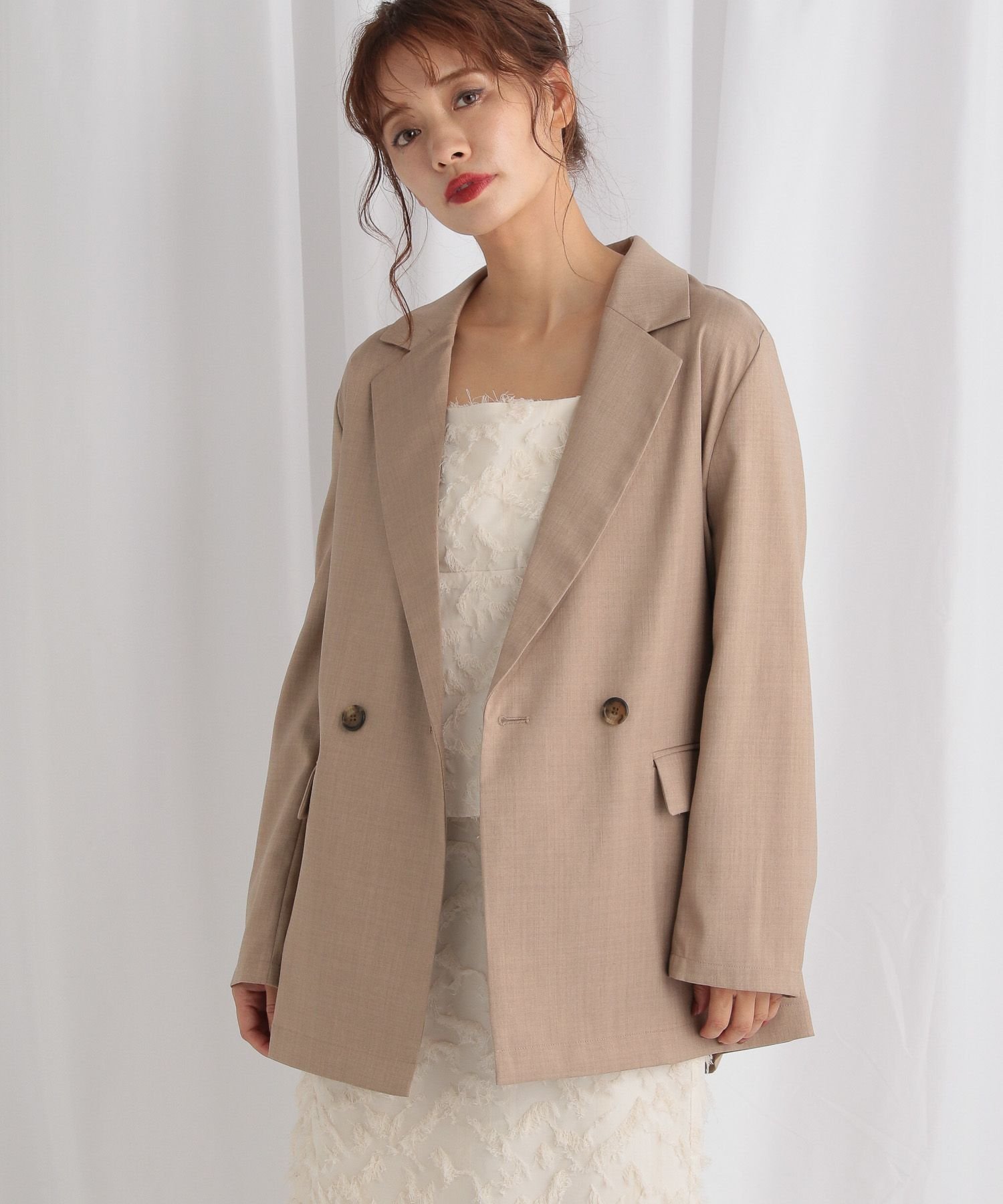 【ミスティ ウーマン/mysty woman】のライトダブルテーラードジャケット インテリア・キッズ・メンズ・レディースファッション・服の通販 founy(ファニー) 　ファッション　Fashion　レディースファッション　Fashion for Women　アウター　Coat / Outerwear Collection　レディースジャケット・軽アウター　Jackets　テーラードジャケット / 通勤・きれいめスタイル　Tailored Jackets & Blazers　おすすめ　Recommended / Our Picks　ジャケット　Jacket, Outerwear　ダウン　Down, Puffer　フレア　Flare, Flared　リラックス　Relax, Relaxed Fit　グレージュ|ID: prp329100004647158 ipo3291000000033546030
