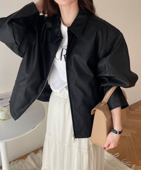 【アンドミー/andme】のフェイクレザー オーバーサイズ ダブルジップ ブルゾン 人気、トレンドファッション・服の通販 founy(ファニー) ファッション Fashion レディースファッション Fashion for Women アウター Coat / Outerwear Collection ブルゾンジャケット・スポーティアウター Blouson Jackets おすすめ Recommended / Our Picks なめらか Smooth, Silky Texture スウェット / スエット Sweatshirt, Sweatwear パターン Pattern, Design Print フェイクレザー Faux Leather, PU Leather フロント Front, Front Design ブルゾン Blouson, Bomber Jacket ポケット Pocket, Pocket Detail リアル Real, Realistic |ID:prp329100004647175