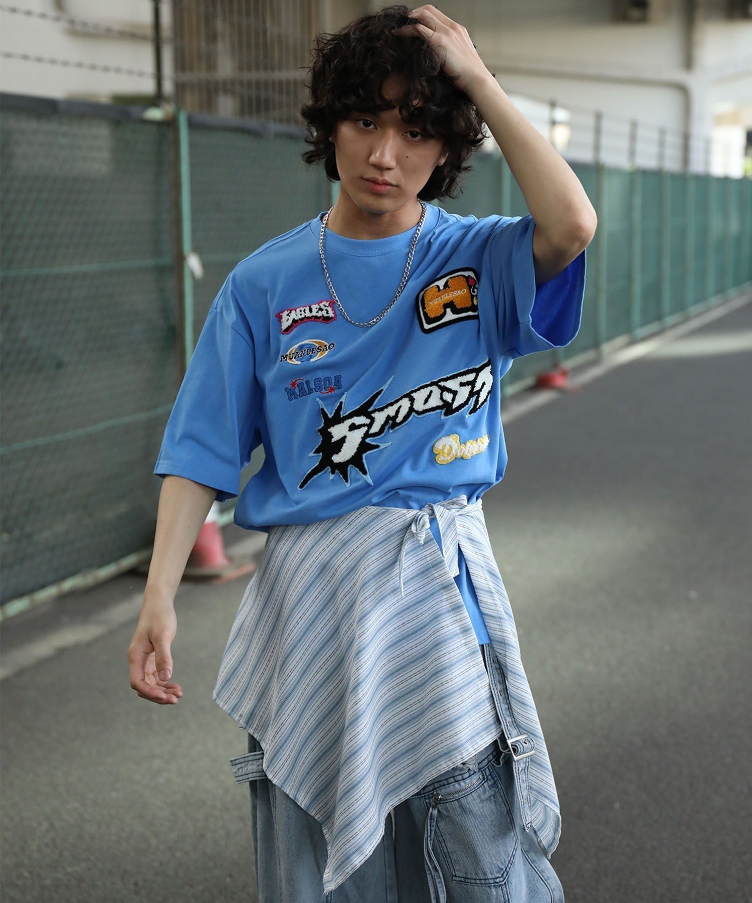 【アイモハ/aimoha】のHOOK- アメカジ風ワッペン刺繍半袖TEE インテリア・キッズ・メンズ・レディースファッション・服の通販 founy(ファニー) 　ファッション　Fashion　レディースファッション　Fashion for Women　トップス・カットソー　Cut & Sew Tops　イラスト　Illustration　ジャケット　Jacket, Outerwear　トレンド　Trend, Trending Now　フロント　Front, Front Design　ブルゾン　Blouson, Bomber Jacket　ワイド　Wide, Wide Fit　人気　Popular, Best Seller　半袖　Short Sleeve, Half Sleeve　定番　Standard, Basic Item　ブルー|ID: prp329100004647208 ipo3291000000033546263