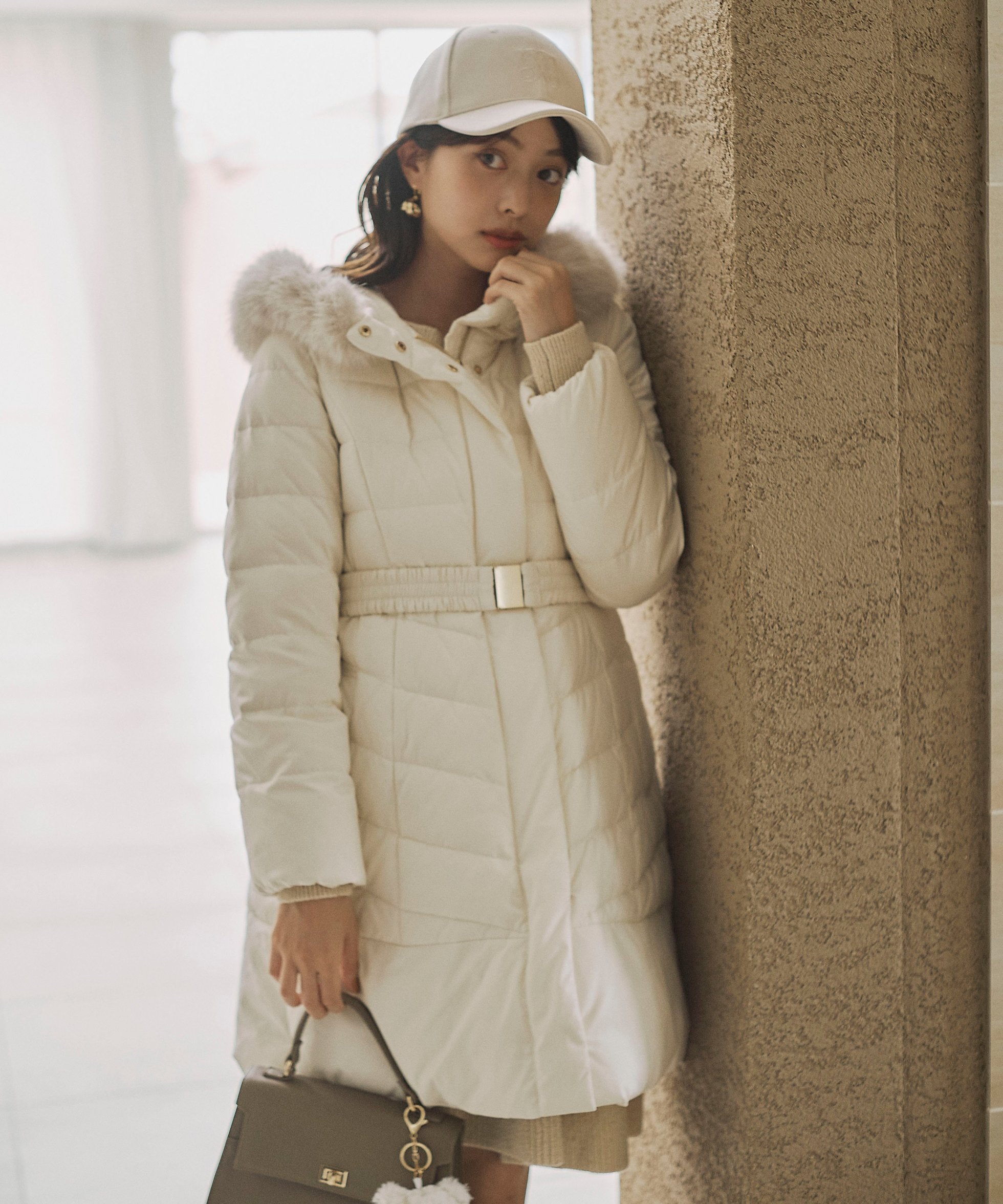 【プロポーション ボディドレッシング/PROPORTION BODY DRESSING】のベルト付ダウン 25AW インテリア・キッズ・メンズ・レディースファッション・服の通販 founy(ファニー) ファッション Fashion レディースファッション Fashion for Women ベルト&ウエストマーク Belts & Waist Accessories 2025年 2025 2025-2026秋冬・A/W Autumn/Winter 2025–26 AW25–26 タフタ Taffeta, Structured Fabric ダウン Down, Puffer フェイクファー Faux Fur, Imitation Fur フランス France, French 軽量 Lightweight, Ultra Light エクリュ1|ID: prp329100004647229 ipo3291000000034734493