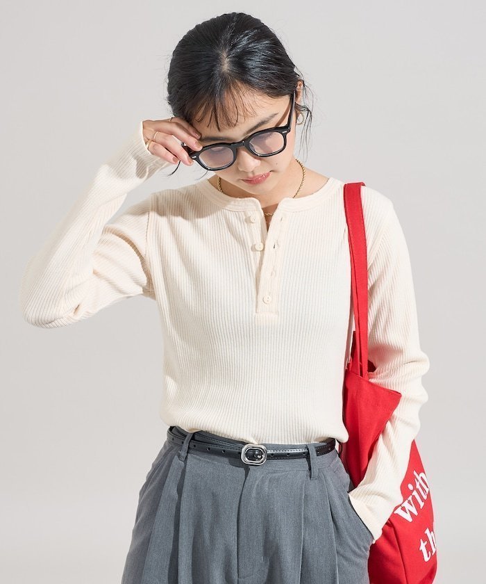 【フリークスストア/FREAK'S STORE】のアーミーリブ ヘンリーロンT 25AW インテリア・キッズ・メンズ・レディースファッション・服の通販 founy(ファニー) 　ファッション　Fashion　レディースファッション　Fashion for Women　トップス・カットソー　Cut & Sew Tops　ロングTシャツ・Tシャツ　Longline T-Shirts & Tees　2025年　2025　2025-2026秋冬・A/W　Autumn/Winter 2025–26 AW25–26　冬　Winter / This Winter　インナー　Innerwear　フィット　Fit, Slim Fit　ミリタリー　Military, Army Style　A/W・秋冬　Autumn/Winter　オフホワイト|ID: prp329100004647246 ipo3291000000034119851