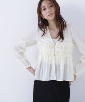【ナチュラル ビューティー ベーシック/NATURAL BEAUTY BASIC】のVネックシャーリングペプラムブラウス 人気、トレンドファッション・服の通販 founy(ファニー) ファッション Fashion レディースファッション Fashion for Women トップス・カットソー Cut & Sew Tops シャツ・ブラウス・オフィスカジュアル Elegant Blouses & Button-Ups Vネックトップス V-Neck Tops / V-Cut Neckline Shirts シャーリング Shirring, Ruched スリーブ Sleeve, Long Sleeve / Short Sleeve バルーン Balloon, Balloon Silhouette フロント Front, Front Design ペプラム Peplum, Flared Hem リボン Ribbon, Bow |ID:prp329100004647310