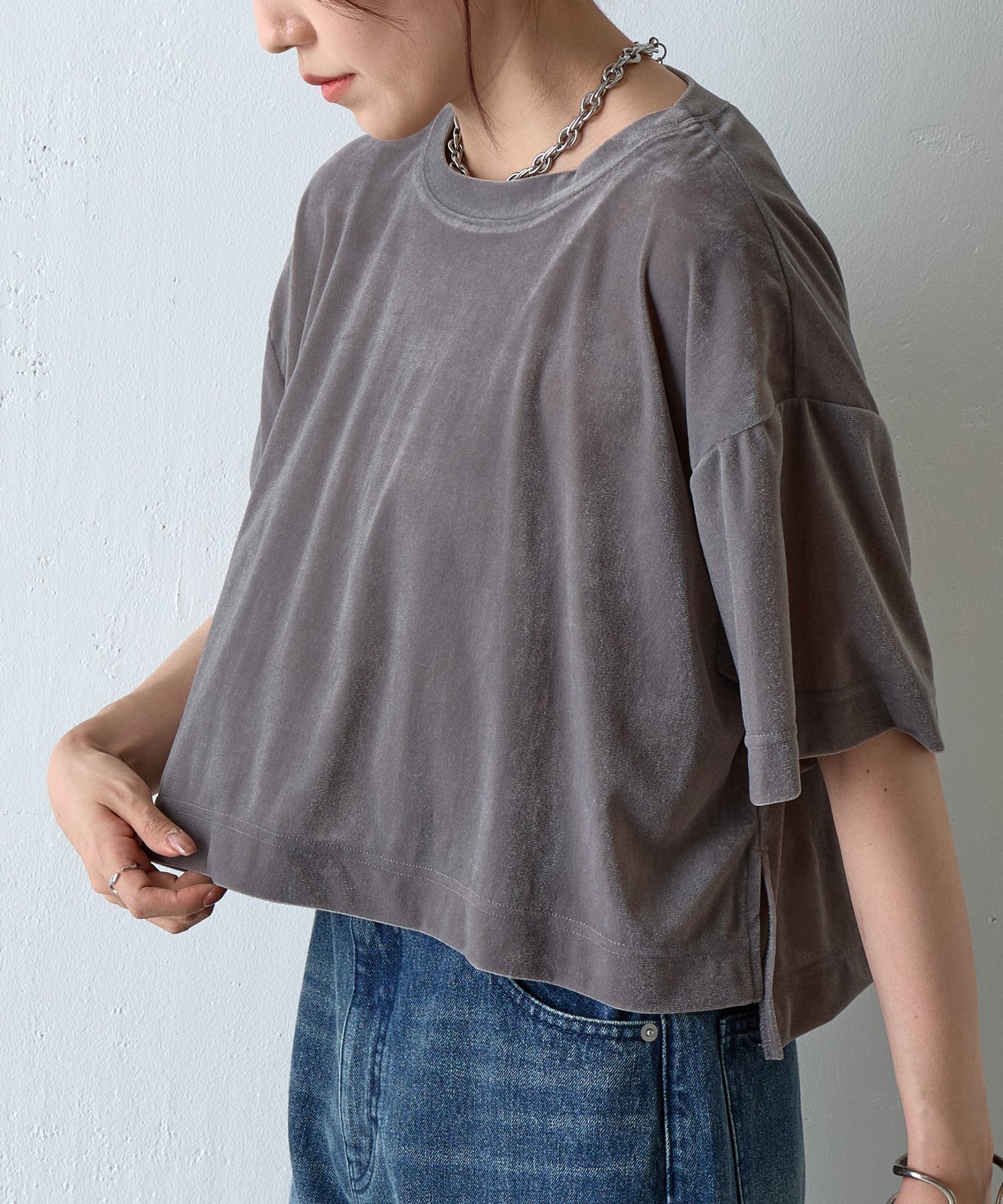 【コロニートゥーワンスリーナイン/COLONY 2139】のシアーベロアワイドクロップドTシャツ インテリア・キッズ・メンズ・レディースファッション・服の通販 founy(ファニー) 　ファッション　Fashion　レディースファッション　Fashion for Women　トップス・カットソー　Cut & Sew Tops　シャツ・ブラウス・オフィスカジュアル　Elegant Blouses & Button-Ups　ロングTシャツ・Tシャツ　Longline T-Shirts & Tees　ベロアトップス　Velour Tops / Velvet-Look Items　おすすめ　Recommended / Our Picks　インナー　Innerwear　クロップド　Cropped, Short Length　シアー　Sheer, See-Through　トレンド　Trend, Trending Now　ベロア　Velour, Soft Velvet　エレガント 上品　Elegant　グレー|ID: prp329100004647316 ipo3291000000033547130