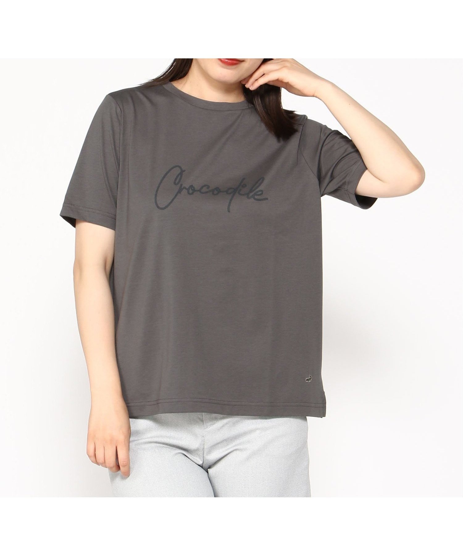 【クロコダイル/CROCODILE】のCROCODILE/プレーティング天竺 ロゴ Tシャツ インテリア・キッズ・メンズ・レディースファッション・服の通販 founy(ファニー) 　ファッション　Fashion　レディースファッション　Fashion for Women　トップス・カットソー　Cut & Sew Tops　シャツ・ブラウス・オフィスカジュアル　Elegant Blouses & Button-Ups　ロングTシャツ・Tシャツ　Longline T-Shirts & Tees　プリント　Print, Printed Pattern　エレガント 上品　Elegant　半袖　Short Sleeve, Half Sleeve　無地　Plain, Solid Color　チャコール|ID: prp329100004647326 ipo3291000000033547217