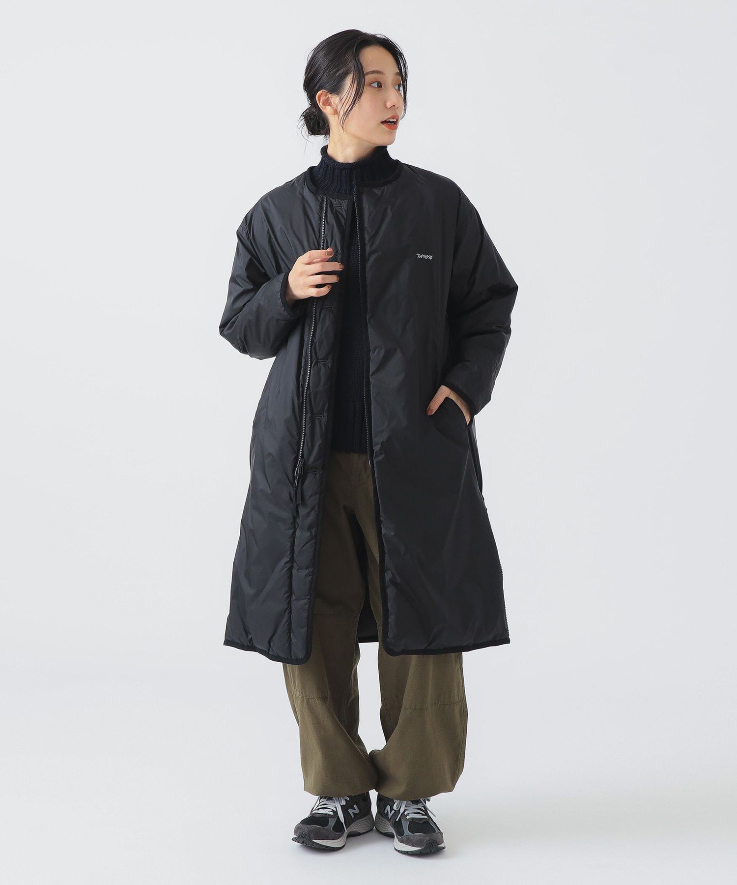 【ビーミングライフストアバイビームス/B:MING LIFE STORE by BEAMS】の【別注】TAION / リバーシブル ダウン ロングコート(S~M) 25AW 秋冬 秋冬アウター インテリア・キッズ・メンズ・レディースファッション・服の通販 founy(ファニー) 　ファッション　Fashion　レディースファッション　Fashion for Women　アウター　Coat / Outerwear Collection　コート・ロングコート・ピーコート　Long Coats, Peacoats & More　ウォーム　Warm Fabric　キルト　Quilt, Quilted Fabric　スリット　Slit, Slit Detail　タフタ　Taffeta, Structured Fabric　ダウン　Down, Puffer　人気　Popular, Best Seller　ハンド　Hand, Handmade　ポケット　Pocket, Pocket Detail　別注　Limited Edition, Custom Order　リバーシブル　Reversible, Two-Sided　ロング　Long, Long-Length　A/W・秋冬　Autumn/Winter　2025年　2025　2025-2026秋冬・A/W　Autumn/Winter 2025–26 AW25–26　DARK.CHARCOAL|ID: prp329100004647479 ipo3291000000033548927