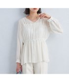 【ユナイテッドアローズ/UNITED ARROWS】のシャーリング Vネック ブラウス WHITE|ID: prp329100004647508 ipo3291000000033549141