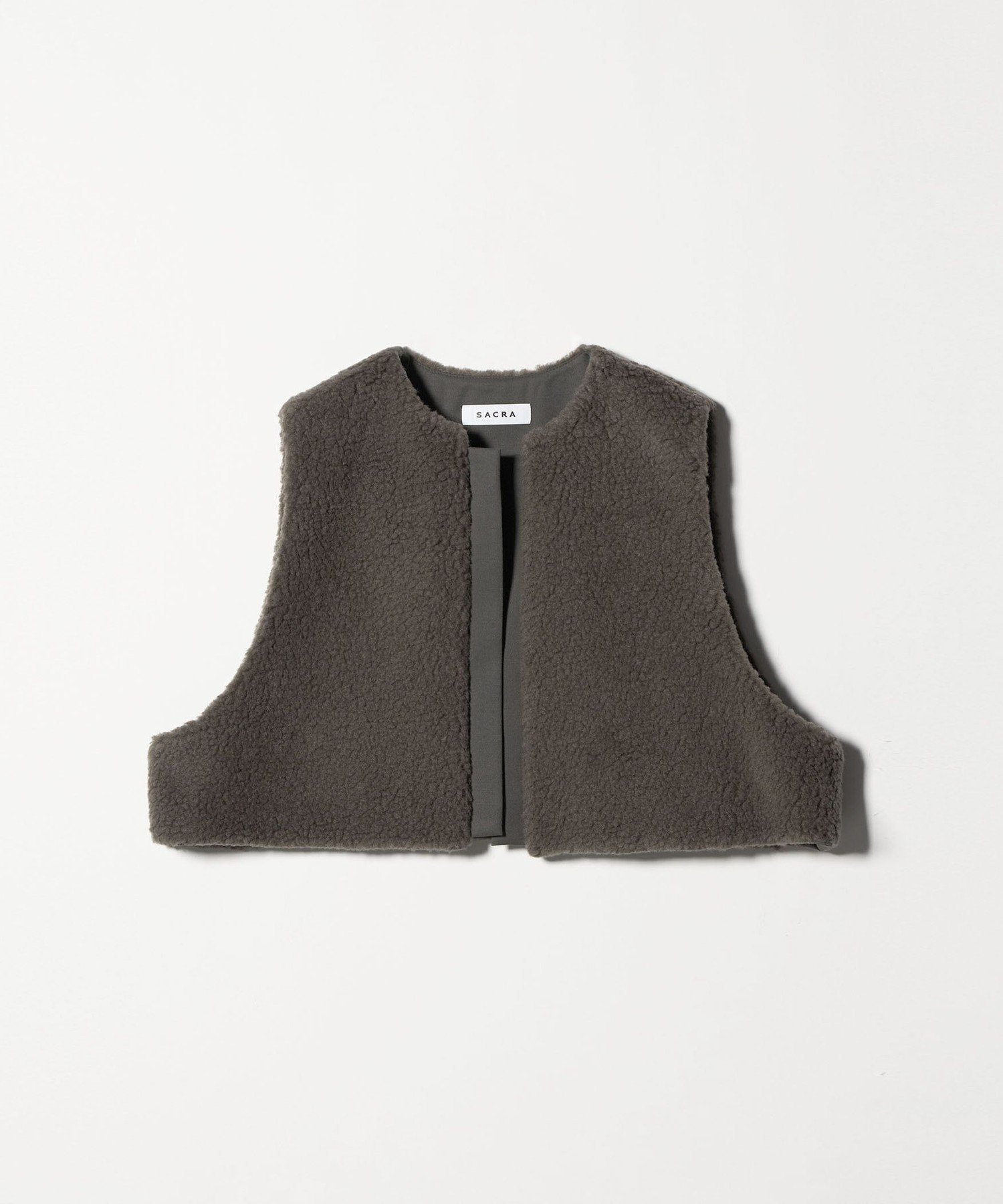 【ユナイテッドアローズ/UNITED ARROWS】のSACRA ボア ミニベスト 人気、トレンドファッション・服の通販 founy(ファニー) 　ファッション　Fashion　レディースファッション　Fashion for Women　アウター　Coat / Outerwear Collection　トップス・カットソー　Cut & Sew Tops　ベスト&ジレ / 重ね着スタイル　Vests & Gilets　おすすめ　Recommended / Our Picks　インナー　Innerwear　コンパクト　Compact, Small Size　ショート　Short, Short Length　バランス　Balance, Style Balance　ベスト　Vest, Waistcoat　ロング　Long, Long-Length　 other-1|ID: prp329100004647585 ipo3291000000033549783