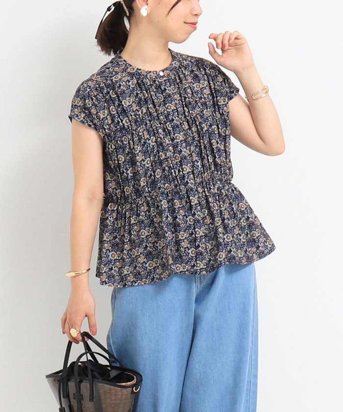 【ノーリーズ/NOLLEY'S】のダークフラワープリントブラウス インテリア・キッズ・メンズ・レディースファッション・服の通販 founy(ファニー) https://founy.com/ ファッション Fashion レディースファッション Fashion for Women トップス・カットソー Cut & Sew Tops シャツ・ブラウス・オフィスカジュアル Elegant Blouses & Button-Ups 花柄・フラワープリント・モチーフ Floral Prints & Motifs / Flower Pattern Tops 2025年 2025 2025春夏・S/S Spring/Summer 2025 SS25 おすすめ Recommended / Our Picks ギャザー Gathered, Ruffled フラワー Flower, Floral プリント Print, Printed Pattern |ID: prp329100004647608 ipo3291000000033550026