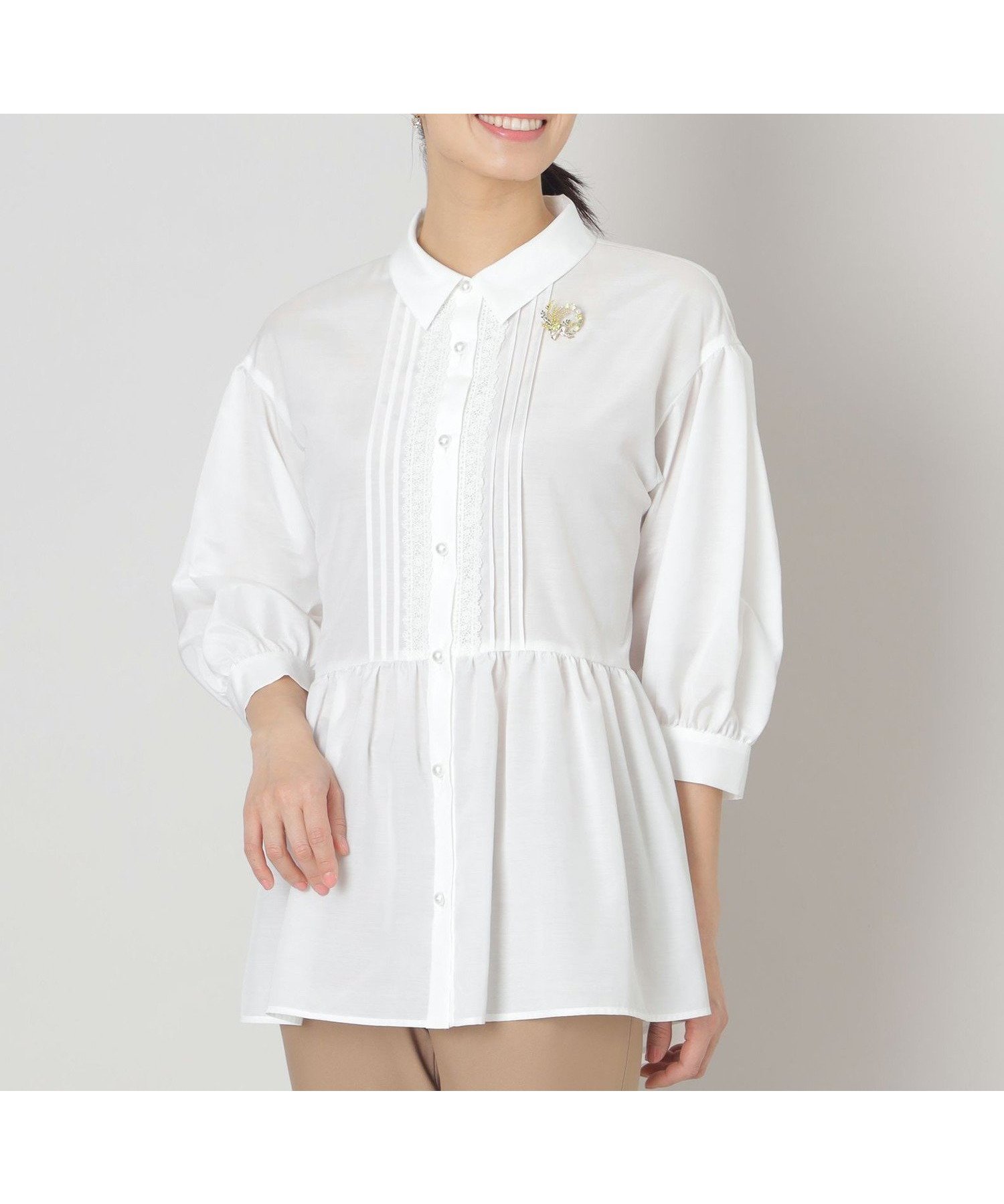 【トゥー ビー シック/TO BE CHIC】のブライトクロス チュニックブラウス インテリア・キッズ・メンズ・レディースファッション・服の通販 founy(ファニー) 　ファッション　Fashion　レディースファッション　Fashion for Women　トップス・カットソー　Cut & Sew Tops　シャツ・ブラウス・オフィスカジュアル　Elegant Blouses & Button-Ups　ギャザー　Gathered, Ruffled　ショルダー　Shoulder, Shoulder Strap　チュニック　Tunic, Long Top　ドロップ　Drop Shoulder, Dropped Style　レース　Lace, Lace Fabric　羽織　Haori, Light Jacket　オフホワイト1|ID: prp329100004647627 ipo3291000000033550175