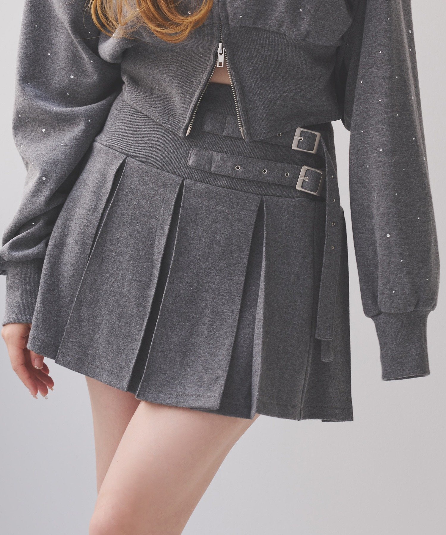 【ナイスクラップ/NICE CLAUP】のカットミニスカート インテリア・キッズ・メンズ・レディースファッション・服の通販 founy(ファニー) 　ファッション　Fashion　レディースファッション　Fashion for Women　スカート　Skirts　ミニスカート　Mini Skirts　2025年　2025　2025-2026秋冬・A/W　Autumn/Winter 2025–26 AW25–26　おすすめ　Recommended / Our Picks　シューズ　Shoes, Footwear　スウェット / スエット　Sweatshirt, Sweatwear　スニーカー　Sneakers, Trainers　トレンド　Trend, Trending Now　バランス　Balance, Style Balance　プリーツ　Pleats, Pleated　ペチコート　Petticoat, Underskirt　ミニスカート　Mini Skirt, Short Skirt　ロング　Long, Long-Length　チャコールグレー|ID: prp329100004647930 ipo3291000000033555117