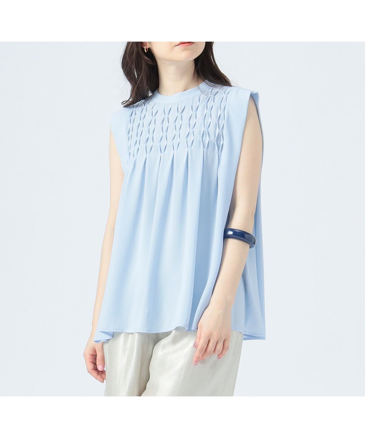 【ビームス ハート/BEAMS HEART】のスモッキング フレンチ ブラウス インテリア・キッズ・メンズ・レディースファッション・服の通販 founy(ファニー) 　ファッション　Fashion　レディースファッション　Fashion for Women　トップス・カットソー　Cut & Sew Tops　シャツ・ブラウス・オフィスカジュアル　Elegant Blouses & Button-Ups　アクセサリー　Fashion Accessories　シンプル　Simple, Minimal　スモッキング　Smocking, Gathered Stitching　とろみ　Fluid, Flowy Fabric　ダウン　Down, Puffer　デニム　Denim, Jeans Material　ドレープ　Drape, Draping Fabric　フレンチ　French, French Style　リラックス　Relax, Relaxed Fit　ワイド　Wide, Wide Fit　おすすめ　Recommended / Our Picks　SAX|ID: prp329100004647966 ipo3291000000033555473