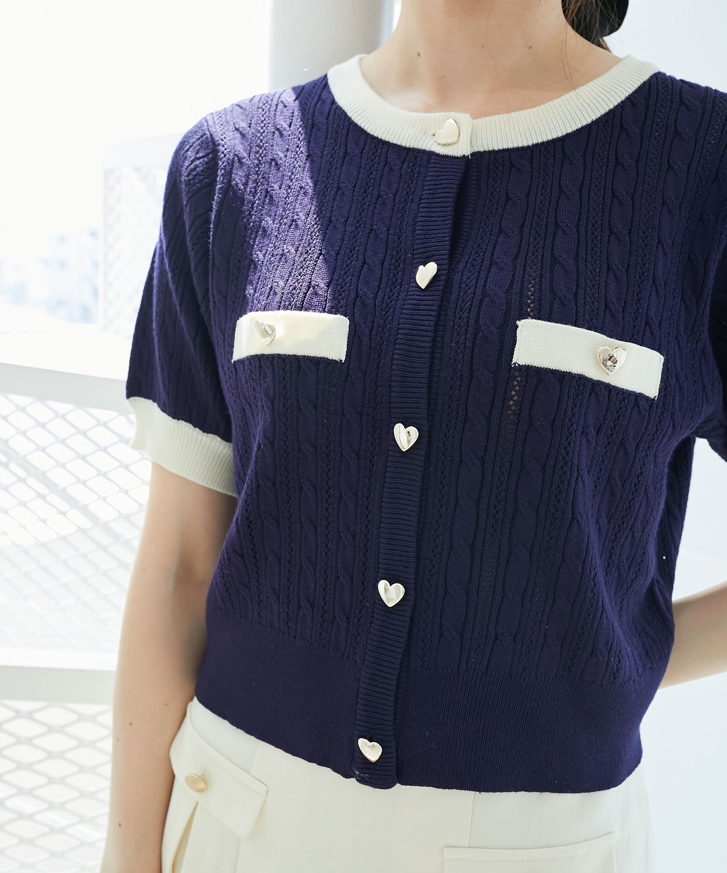 【マジェスティック レゴン/MAJESTIC LEGON】のバイカラーケーブルニットカーデ インテリア・キッズ・メンズ・レディースファッション・服の通販 founy(ファニー) 　ファッション　Fashion　レディースファッション　Fashion for Women　トップス・カットソー　Cut & Sew Tops　ニット　Knit Tops & Sweaters　アクセサリー　Fashion Accessories　カーディガン　Cardigan, Knitwear　コンパクト　Compact, Small Size　スリーブ　Sleeve, Long Sleeve / Short Sleeve　透かし　Cut-Out, Lacework　ダウン　Down, Puffer　マーメイド　Mermaid, Fishtail Silhouette　ミニスカート　Mini Skirt, Short Skirt　ロング　Long, Long-Length　再入荷　Restock / Back in Stock　エレガント 上品　Elegant　ネイビー|ID: prp329100004647999 ipo3291000000033555780