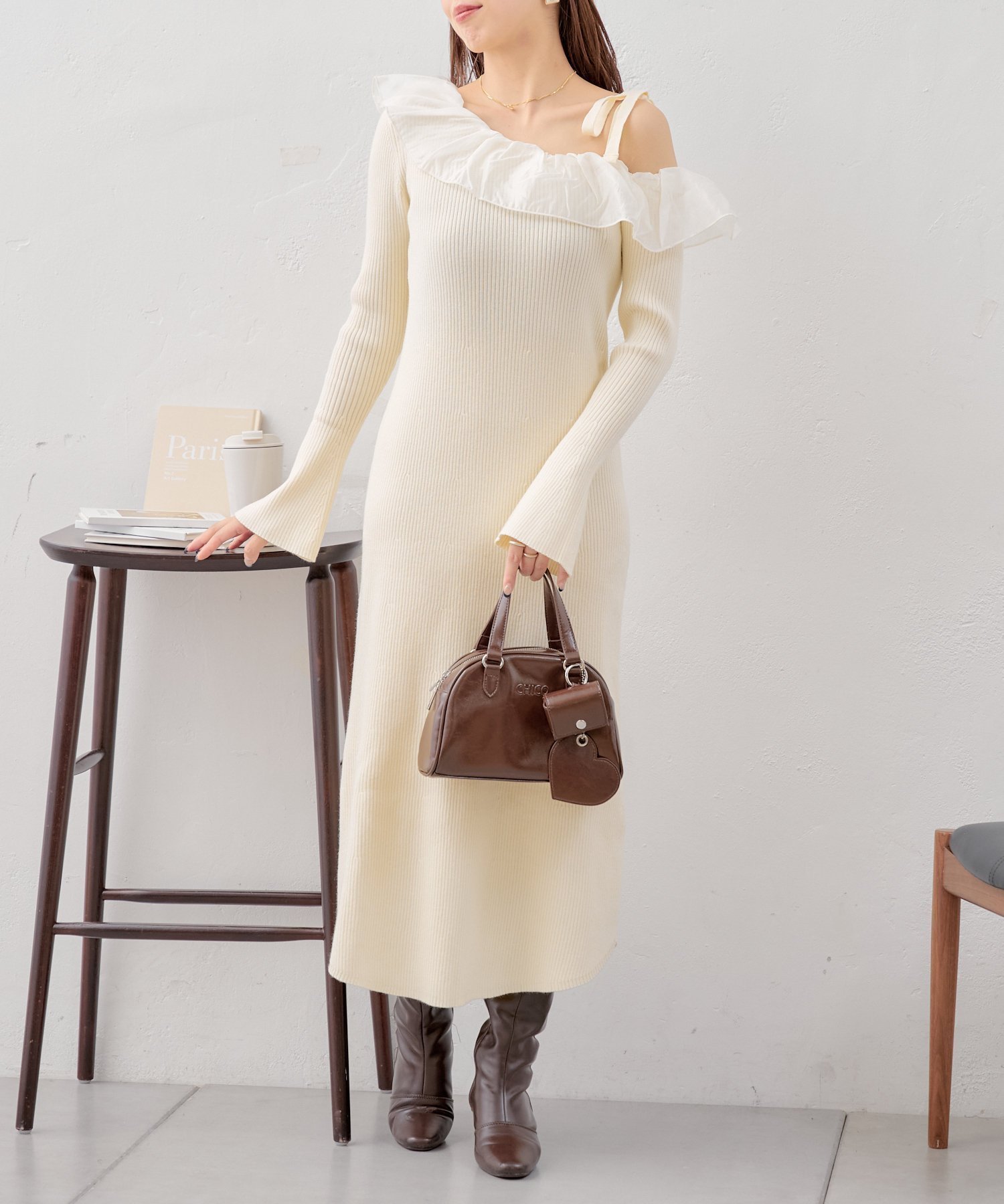 【パルグループ/PAL GROUP】の【Chico】ワンショルフリル肩リボンロングワンピース 人気、トレンドファッション・服の通販 founy(ファニー) 　ファッション　Fashion　レディースファッション　Fashion for Women　ワンピース　Dresses　アクセサリー　Fashion Accessories　エレガント 上品　Elegant　トレンド　Trend, Trending Now　フリル　Frill, Ruffle　フレア　Flare, Flared　ミュール　Mule, Backless Shoes　リボン　Ribbon, Bow　ワンショル　One Shoulder, Asymmetrical　 other-1|ID: prp329100004648002 ipo3291000000033555788