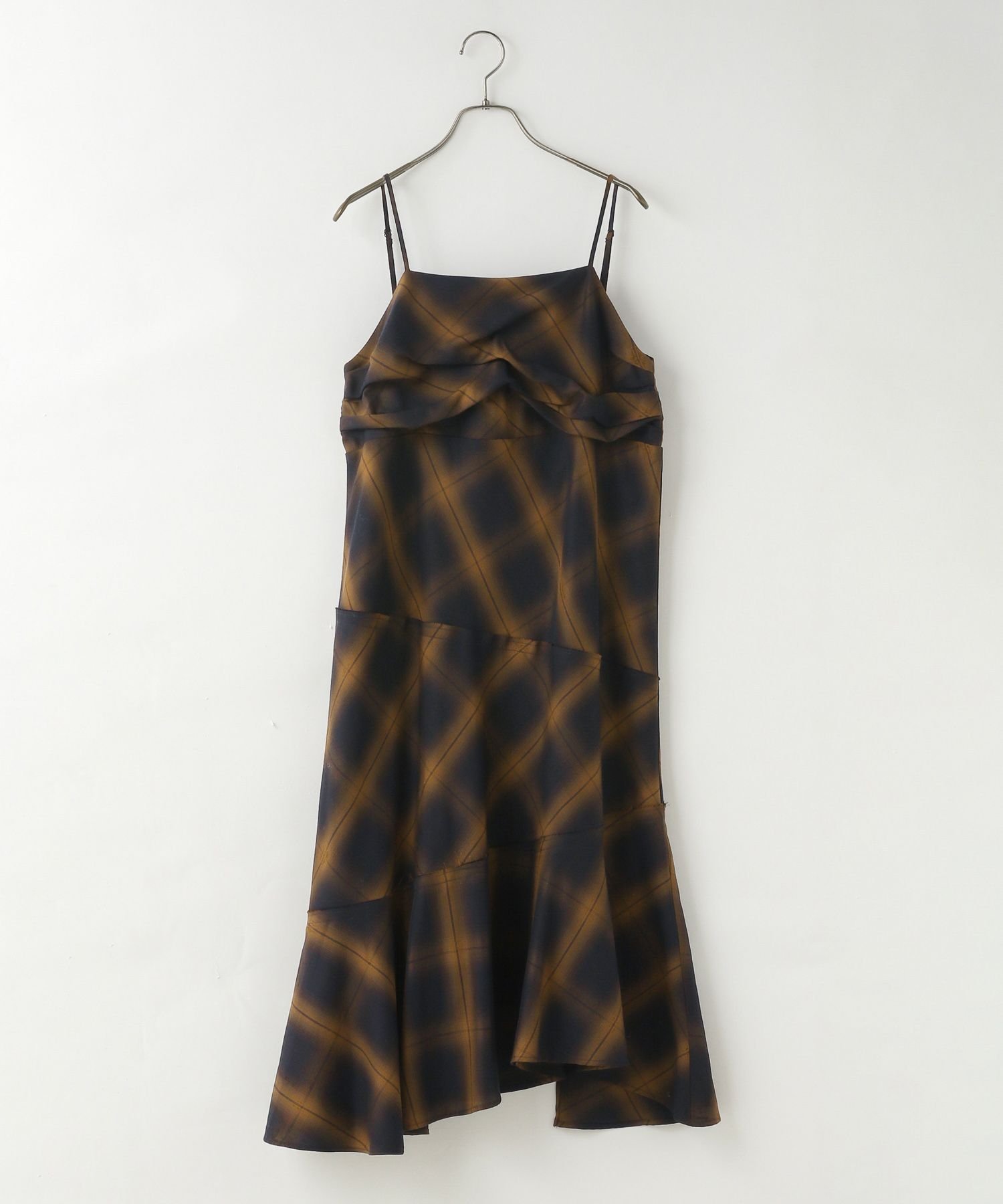 【ローリーズファーム/LOWRYS FARM】のイレヘムキリカエキャミワンピース インテリア・キッズ・メンズ・レディースファッション・服の通販 founy(ファニー) 　ファッション　Fashion　レディースファッション　Fashion for Women　ワンピース　Dresses　キャミソールワンピース　Camisole Dresses　おすすめ　Recommended / Our Picks　インナー　Innerwear　キャミワンピース　Cami Dress, Slip Dress　ジャケット　Jacket, Outerwear　チェック　Check, Plaid, Tartan　トレンド　Trend, Trending Now　ドレープ　Drape, Draping Fabric　バイアス　Bias, Diagonal Cut　フレア　Flare, Flared　ランダム　Random, Irregular　エレガント 上品　Elegant　ブラウン54|ID: prp329100004648017 ipo3291000000033555913