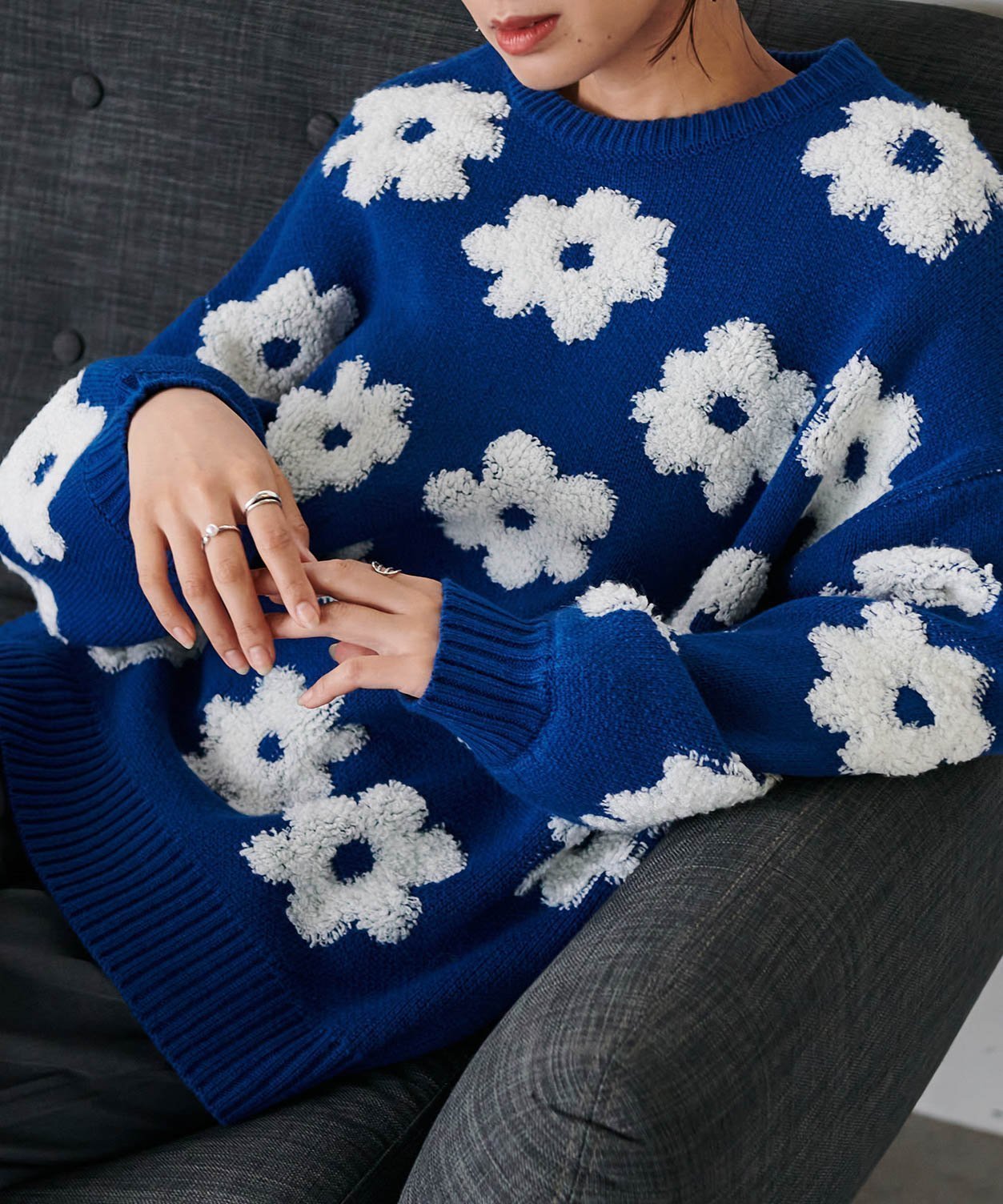 【ラナン/Ranan】の花柄ジャカードニット インテリア・キッズ・メンズ・レディースファッション・服の通販 founy(ファニー) 　ファッション　Fashion　レディースファッション　Fashion for Women　トップス・カットソー　Cut & Sew Tops　ニット　Knit Tops & Sweaters　花柄・フラワープリント・モチーフ　Floral Prints & Motifs / Flower Pattern Tops　2023年　2023　2023-2024秋冬・A/W　Autumn/Winter 2023–24 AW23–24　ジャカード／ジャガード　Jacquard, Woven Pattern　スリーブ　Sleeve, Long Sleeve / Short Sleeve　フラワー　Flower, Floral　モチーフ　Motif, Design Theme　A/W・秋冬　Autumn/Winter　ブルー|ID: prp329100004648030 ipo3291000000033555998