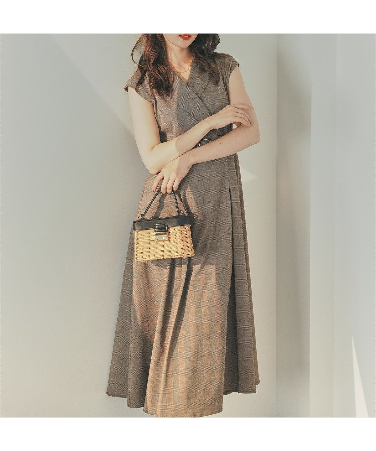 【スウィングル/Swingle】のベルテッドラップジレ風ワンピース 人気、トレンドファッション・服の通販 founy(ファニー) 　ファッション　Fashion　レディースファッション　Fashion for Women　アウター　Coat / Outerwear Collection　クラシカル　Classical, Vintage-Inspired　デコルテ　Décolleté, Neckline　フレア　Flare, Flared　マニッシュ　Mannish, Boyish　ラップ　Wrap, Wrap Design　エレガント 上品　Elegant　無地　Plain, Solid Color　秋　Autumn　 other-1|ID: prp329100004648050 ipo3291000000033556158