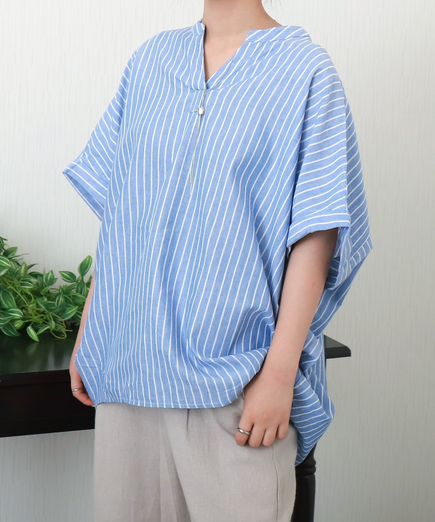 【リベルモア/libelle more】の【抗菌・UVカット・吸水速乾】「やわさらリネン」ストライプバンドカラーシャツ インテリア・キッズ・メンズ・レディースファッション・服の通販 founy(ファニー) 　ファッション　Fashion　レディースファッション　Fashion for Women　トップス・カットソー　Cut & Sew Tops　シャツ・ブラウス・オフィスカジュアル　Elegant Blouses & Button-Ups　吸水　Absorbent, Quick-Dry　抗菌　Antibacterial, Bacteria-Resistant　スキッパー　Skipper, Open Collar　ストライプ　Stripe, Striped Pattern　なめらか　Smooth, Silky Texture　人気　Popular, Best Seller　フロント　Front, Front Design　ポケット　Pocket, Pocket Detail　リネン　Linen, Linen Fabric　夏　Summer　ビジネス 仕事 通勤　Business / Work / Commuting　サックス*オフ|ID: prp329100004648082 ipo3291000000033556702