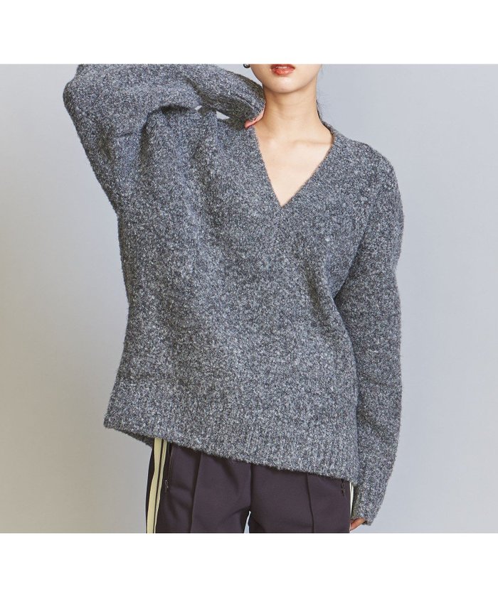 【ユナイテッドアローズ/UNITED ARROWS】のバックボリューム Vネック ブークレニットプルオーバー インテリア・キッズ・メンズ・レディースファッション・服の通販 founy(ファニー) https://founy.com/ ファッション Fashion レディースファッション Fashion for Women トップス・カットソー Cut & Sew Tops ニット Knit Tops & Sweaters カジュアルプルオーバー・ニットトップス Pullovers & Knit Tops / Casual Pullovers Vネックトップス V-Neck Tops / V-Cut Neckline Shirts コレクション Collection, Seasonal Line サテン Satin, Glossy Fabric ショルダー Shoulder, Shoulder Strap フォルム Silhouette, Form フロント Front, Front Design ベーシック Basic, Essential ミックス Mix, Mixed Style エレガント 上品 Elegant 冬 Winter / This Winter 秋 Autumn |ID: prp329100004648106 ipo3291000000033557055