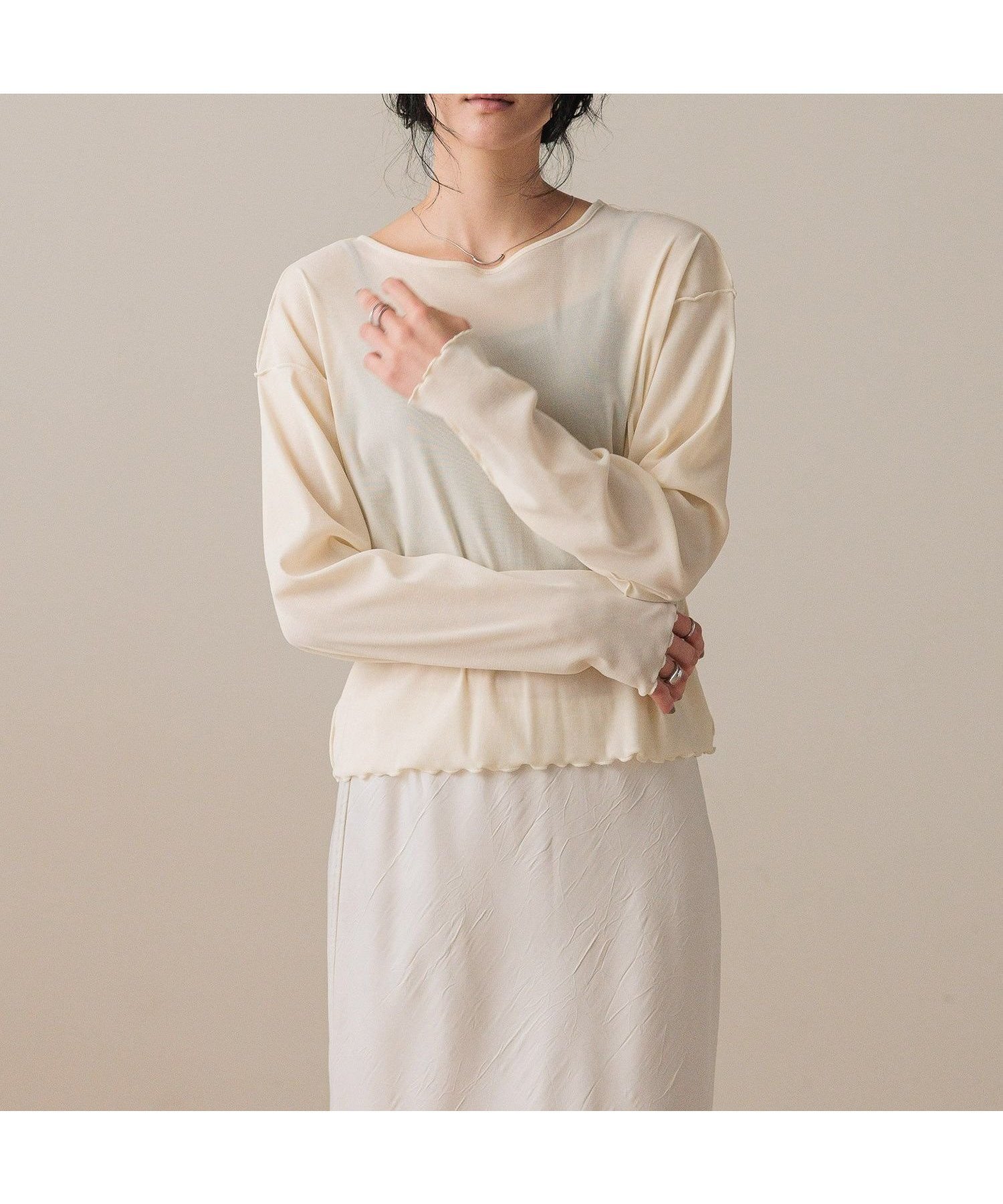 【ローリーズファーム/LOWRYS FARM】のベロア2WAYプルオーバーLS インテリア・キッズ・メンズ・レディースファッション・服の通販 founy(ファニー) 　ファッション　Fashion　レディースファッション　Fashion for Women　トップス・カットソー　Cut & Sew Tops　カジュアルプルオーバー・ニットトップス　Pullovers & Knit Tops / Casual Pullovers　ベロアトップス　Velour Tops / Velvet-Look Items　インナー　Innerwear　カットソー　Cut and Sewn Top　ジャケット　Jacket, Outerwear　チュール　Tulip, Tulip Motif　トレンド　Trend, Trending Now　ベロア　Velour, Soft Velvet　長袖　Long Sleeve, Full Sleeve　オフホワイト|ID: prp329100004648125 ipo3291000000033557306