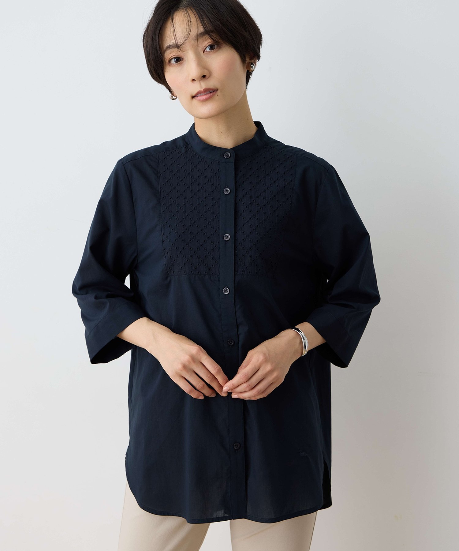 【デコイ/DECOY Since1981】のフロントレースブラウス インテリア・キッズ・メンズ・レディースファッション・服の通販 founy(ファニー) 　ファッション　Fashion　レディースファッション　Fashion for Women　トップス・カットソー　Cut & Sew Tops　シャツ・ブラウス・オフィスカジュアル　Elegant Blouses & Button-Ups　アイレット　Eyelet Lace　シンプル　Simple, Minimal　フロント　Front, Front Design　レース　Lace, Lace Fabric　透かし　Cut-Out, Lacework　ネイビー|ID: prp329100004648148 ipo3291000000033557531