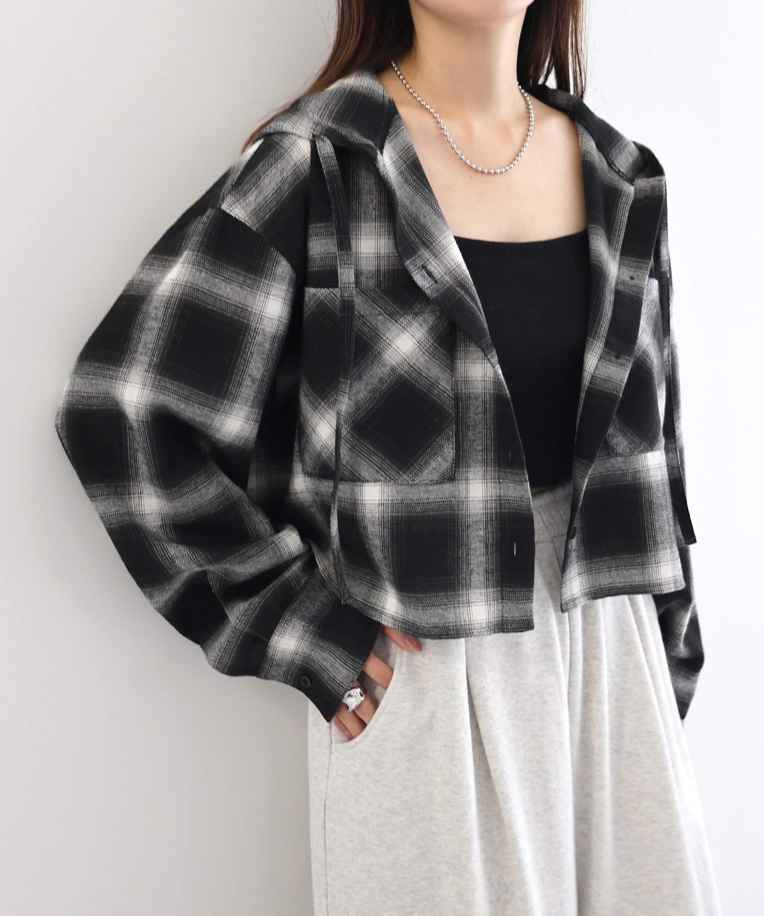 【アンドミー/andme】のショート丈 フーディ チェック シャツ ブラウス 人気、トレンドファッション・服の通販 founy(ファニー) 　ファッション　Fashion　レディースファッション　Fashion for Women　トップス・カットソー　Cut & Sew Tops　シャツ・ブラウス・オフィスカジュアル　Elegant Blouses & Button-Ups　おすすめ　Recommended / Our Picks　ショート　Short, Short Length　チェック　Check, Plaid, Tartan　トレンド　Trend, Trending Now　長袖　Long Sleeve, Full Sleeve　 other-1|ID: prp329100004648162 ipo3291000000033557635