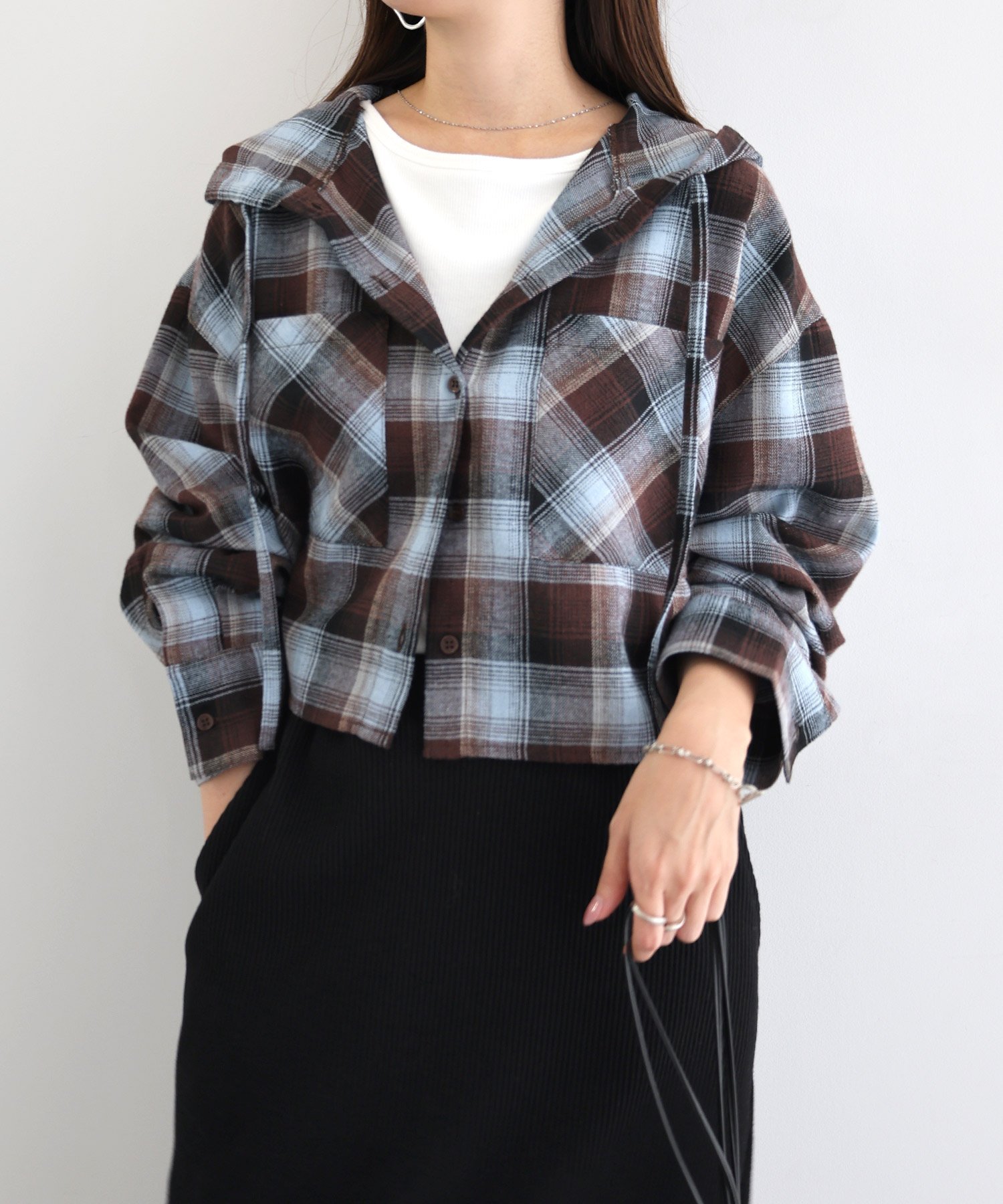 【アンドミー/andme】のショート丈 フーディ チェック シャツ ブラウス インテリア・キッズ・メンズ・レディースファッション・服の通販 founy(ファニー) 　ファッション　Fashion　レディースファッション　Fashion for Women　トップス・カットソー　Cut & Sew Tops　シャツ・ブラウス・オフィスカジュアル　Elegant Blouses & Button-Ups　おすすめ　Recommended / Our Picks　ショート　Short, Short Length　チェック　Check, Plaid, Tartan　トレンド　Trend, Trending Now　長袖　Long Sleeve, Full Sleeve　ブラウン|ID: prp329100004648162 ipo3291000000033557643