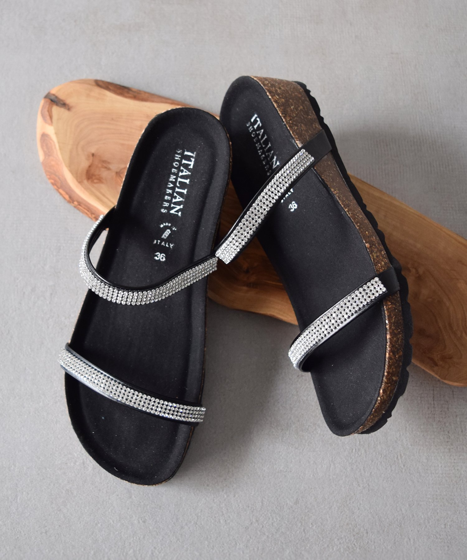 【インター ショシュール/INTER-CHAUSSURES】の【ITALIAN SHOEMAKERS】ダブルラインストーンクッションインソールサンダル 人気、トレンドファッション・服の通販 founy(ファニー) 　ファッション　Fashion　レディースファッション　Fashion for Women　おすすめ　Recommended / Our Picks　イタリア　Italy　クッション　Cushion, Throw Pillow　サンダル　Sandals, Summer Shoes　シューズ　Shoes, Footwear　ストーン　Stone, Gem-Like　人気　Popular, Best Seller　旅行　Travel　 other-1|ID: prp329100004648163 ipo3291000000033557648