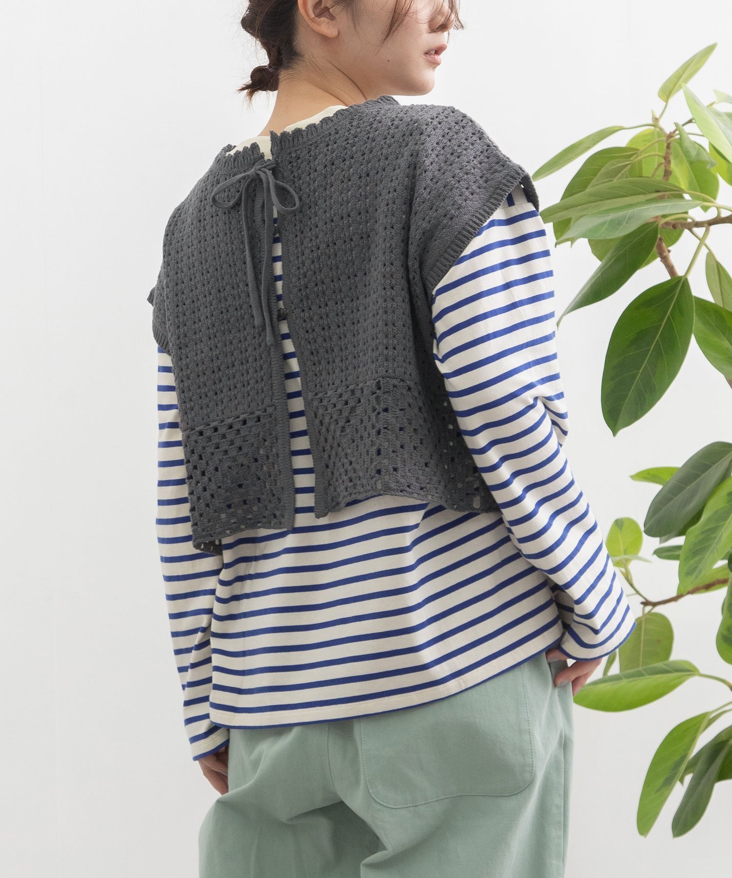 【プードゥドゥ/POU DOU DOU】のクロシェパターンベスト インテリア・キッズ・メンズ・レディースファッション・服の通販 founy(ファニー) 　ファッション　Fashion　レディースファッション　Fashion for Women　アウター　Coat / Outerwear Collection　トップス・カットソー　Cut & Sew Tops　ベスト&ジレ / 重ね着スタイル　Vests & Gilets　クロシェ　Crochet, Knitted Lace　ベスト　Vest, Waistcoat　ダークグレー|ID: prp329100004648217 ipo3291000000033558291