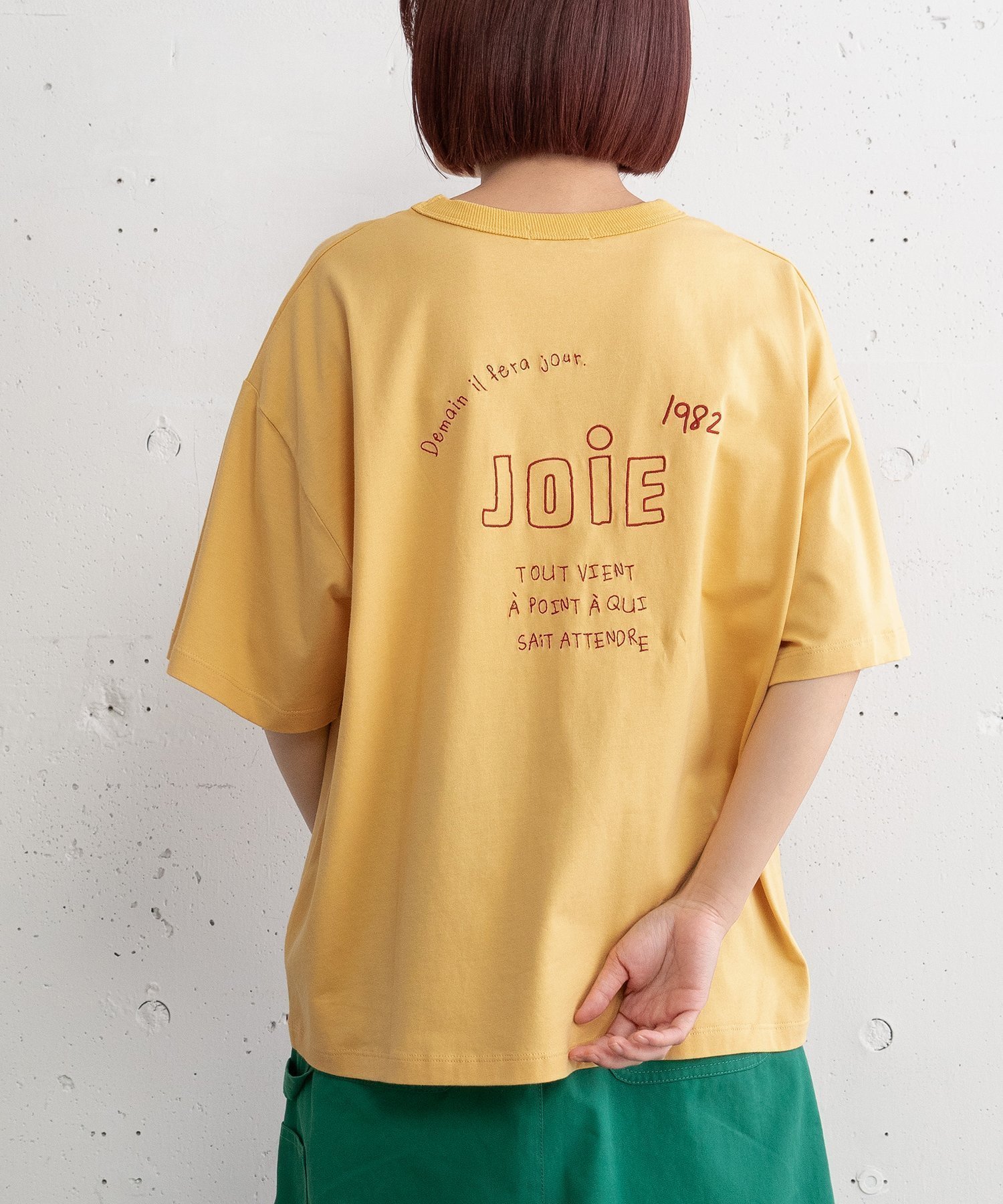 【プードゥドゥ/POU DOU DOU】のJOiEバックロゴ刺繍Tシャツ インテリア・キッズ・メンズ・レディースファッション・服の通販 founy(ファニー) 　ファッション　Fashion　レディースファッション　Fashion for Women　トップス・カットソー　Cut & Sew Tops　シャツ・ブラウス・オフィスカジュアル　Elegant Blouses & Button-Ups　ロングTシャツ・Tシャツ　Longline T-Shirts & Tees　バッグ　Bags　スマート　Smart, Elegant　ハンド　Hand, Handmade　イエロー|ID: prp329100004648244 ipo3291000000033558556