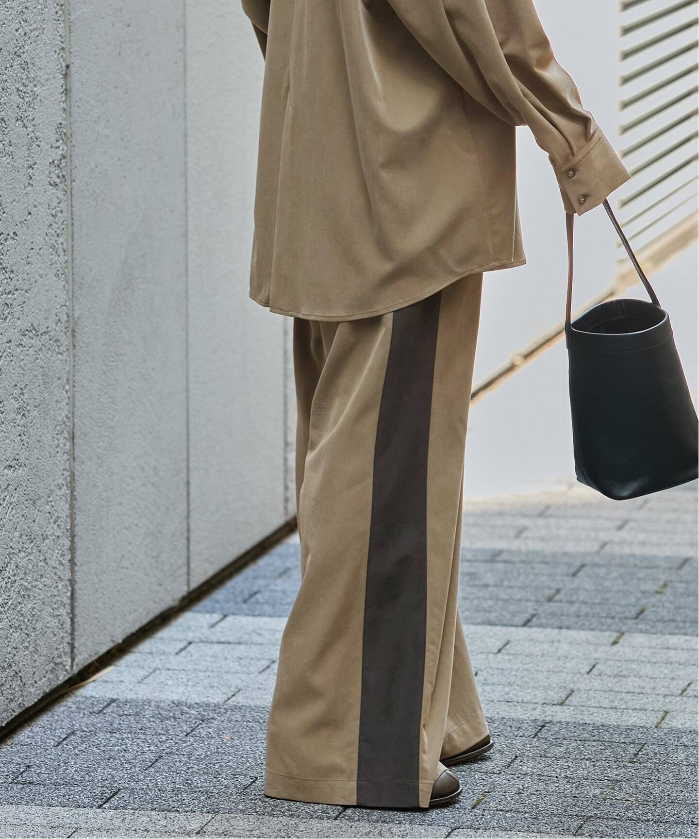 【ジャーナルスタンダード/JOURNAL STANDARD】の【2025FW 新作】Vintage Twill Line パンツ インテリア・キッズ・メンズ・レディースファッション・服の通販 founy(ファニー) 　ファッション　Fashion　レディースファッション　Fashion for Women　パンツ　Pants & Trousers　とろみ　Fluid, Flowy Fabric　セットアップ　Set-Up, Coordinated Outfit　ドレープ　Drape, Draping Fabric　リラックス　Relax, Relaxed Fit　カーキ|ID: prp329100004648255 ipo3291000000033558685