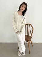 【スナイデル ホーム/SNIDEL HOME】のCATラメニットカーディガン 人気、トレンドファッション・服の通販 founy(ファニー) ファッション Fashion レディースファッション Fashion for Women トップス・カットソー Cut & Sew Tops ニット Knit Tops & Sweaters カーディガン・羽織り Layered Style Cardigans おすすめ Recommended / Our Picks カーディガン Cardigan, Knitwear ギフト プレゼント Gift / Present ネックレス Necklace, Pendant Necklace ビジュー Bijou, Jewel-like Accent モチーフ Motif, Design Theme ワンポイント One Point, Statement Accent ヴィンテージ Vintage Style 猫 Cat, Kitty thumbnail IVR[003]|ID: prp329100004648369 ipo3291000000033560064
