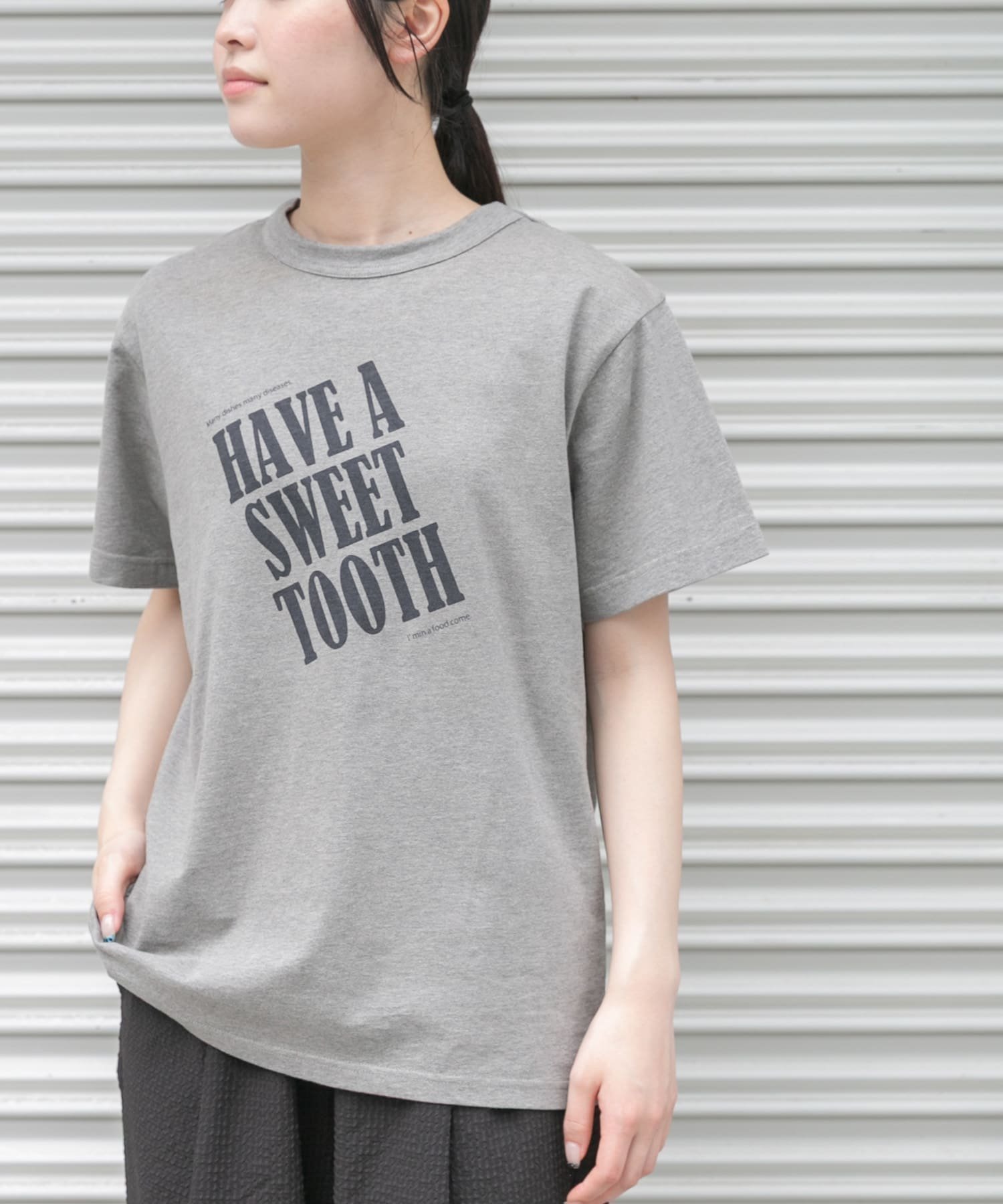 【アーバンリサーチ ドアーズ/URBAN RESEARCH DOORS】のFORK SPOON オーバーダイロゴTシャツ インテリア・キッズ・メンズ・レディースファッション・服の通販 founy(ファニー) 　ファッション　Fashion　レディースファッション　Fashion for Women　トップス・カットソー　Cut & Sew Tops　シャツ・ブラウス・オフィスカジュアル　Elegant Blouses & Button-Ups　ロングTシャツ・Tシャツ　Longline T-Shirts & Tees　2025年　2025　2025春夏・S/S　Spring/Summer 2025 SS25　ベーシック　Basic, Essential　ユーズド　Used, Vintage-Look　人気　Popular, Best Seller　夏　Summer　S/S・春夏　SS, Spring/Summer, Warm Season　秋　Autumn　GRAY|ID: prp329100004648523 ipo3291000000033562252