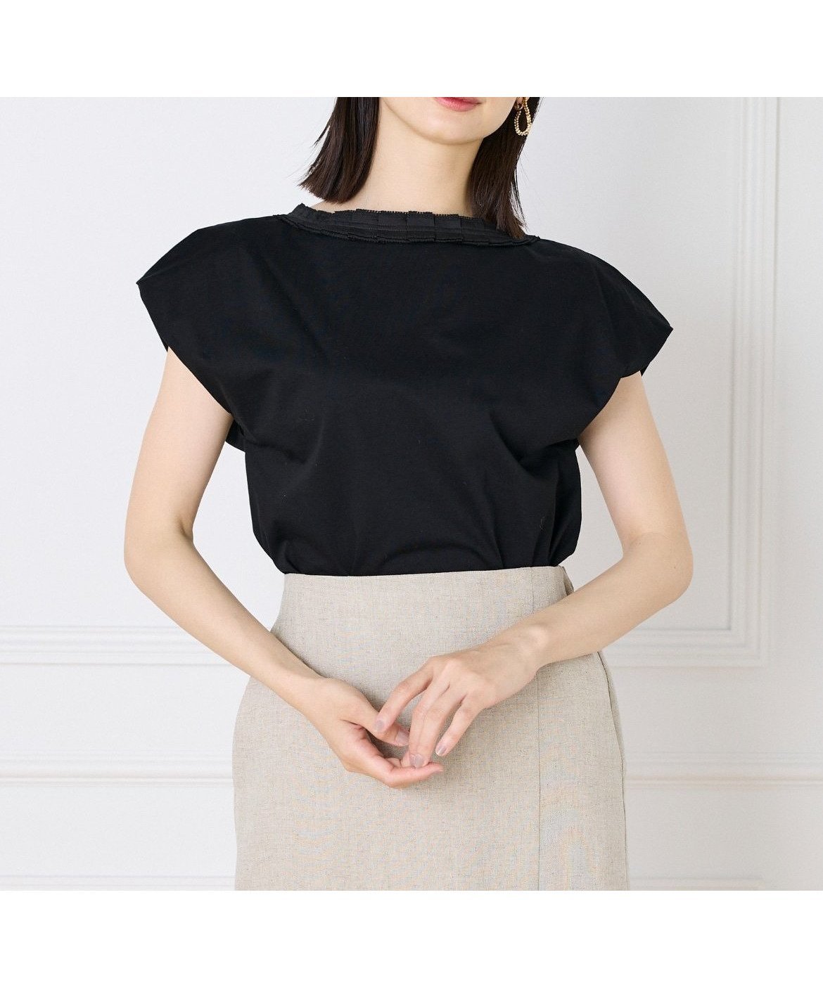 【イネド/INED】のタックフリルカットソー インテリア・キッズ・メンズ・レディースファッション・服の通販 founy(ファニー) 　ファッション　Fashion　レディースファッション　Fashion for Women　トップス・カットソー　Cut & Sew Tops　カットソー・ベーシックTシャツ　Cut-and-Sewn Tops / Stretch Tees & Basics　オーガンジー　Organza Fabric　コンパクト　Compact, Small Size　シルケット　Silket, Silky Cotton　スマート　Smart, Elegant　フェミニン　Feminine, Girly　ボックス　Boxy, Box Shape　モチーフ　Motif, Design Theme　リラックス　Relax, Relaxed Fit　ワイド　Wide, Wide Fit　エレガント 上品　Elegant　ブラック|ID: prp329100004648634 ipo3291000000033564808