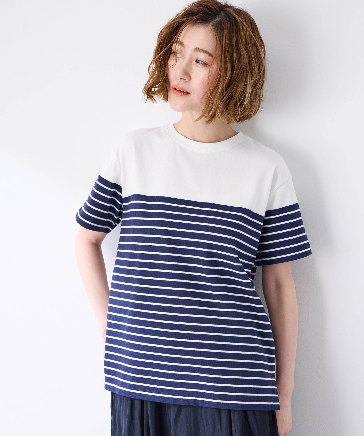 【プチ オンフルール/Petit Honfleur】の【UVカット】【接触冷感】パネルボーダーTシャツ インテリア・キッズ・メンズ・レディースファッション・服の通販 founy(ファニー) 　ファッション　Fashion　レディースファッション　Fashion for Women　トップス・カットソー　Cut & Sew Tops　シャツ・ブラウス・オフィスカジュアル　Elegant Blouses & Button-Ups　ロングTシャツ・Tシャツ　Longline T-Shirts & Tees　おすすめ　Recommended / Our Picks　スリット　Slit, Slit Detail　フィット　Fit, Slim Fit　ベーシック　Basic, Essential　ボーダー　Border, Stripe　ネイビー|ID: prp329100004648654 ipo3291000000033565193