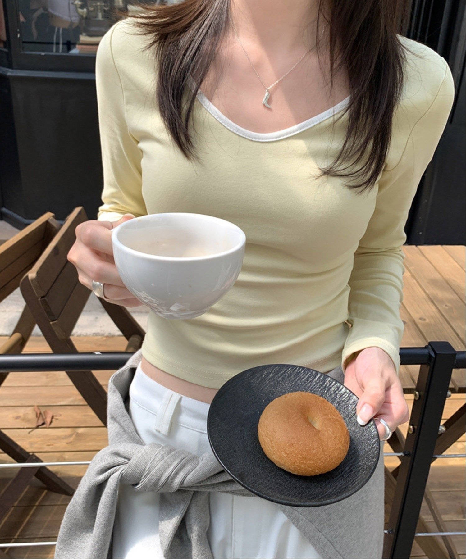 【チェルカ/CERCA】のMEMECLE/【 MEMECLE / メメクル 】バイカラー スリムフィット 長袖 カットソー 人気、トレンドファッション・服の通販 founy(ファニー) 　ファッション　Fashion　レディースファッション　Fashion for Women　トップス・カットソー　Cut & Sew Tops　カットソー・ベーシックTシャツ　Cut-and-Sewn Tops / Stretch Tees & Basics　おすすめ　Recommended / Our Picks　カットソー　Cut and Sewn Top　クロップド　Cropped, Short Length　サンダル　Sandals, Summer Shoes　シアー　Sheer, See-Through　スニーカー　Sneakers, Trainers　スポーティ　Sporty, Casual Athletic　スリム　Slim, Slim Fit　ソックス　Socks, Hosiery　デコルテ　Décolleté, Neckline　デニム　Denim, Jeans Material　トレンド　Trend, Trending Now　バルーン　Balloon, Balloon Silhouette　フィット　Fit, Slim Fit　フレア　Flare, Flared　プリーツ　Pleats, Pleated　ロング　Long, Long-Length　長袖　Long Sleeve, Full Sleeve　 other-1|ID: prp329100004648656 ipo3291000000033565275