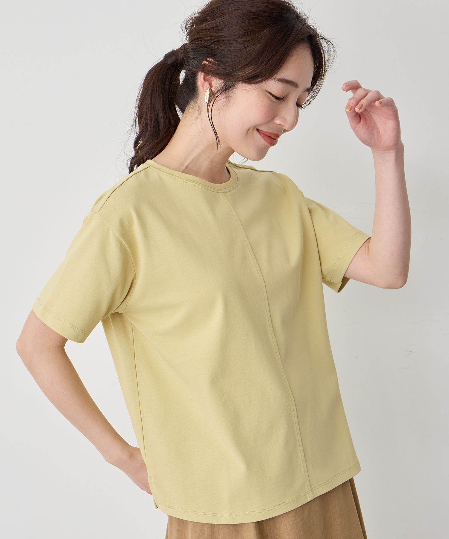 【プチ オンフルール/Petit Honfleur】のラウンドヘムTシャツ インテリア・キッズ・メンズ・レディースファッション・服の通販 founy(ファニー) 　ファッション　Fashion　レディースファッション　Fashion for Women　トップス・カットソー　Cut & Sew Tops　シャツ・ブラウス・オフィスカジュアル　Elegant Blouses & Button-Ups　ロングTシャツ・Tシャツ　Longline T-Shirts & Tees　イエロー　Yellow　ボトム　Bottoms, Lower Wear　イエロー|ID: prp329100004648665 ipo3291000000033565645
