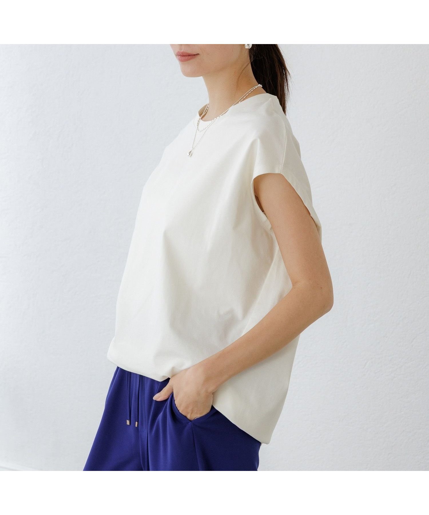 【エルーラ/Elura】のひやっとタッチフレンチTシャツ/576899 インテリア・キッズ・メンズ・レディースファッション・服の通販 founy(ファニー) 　ファッション　Fashion　レディースファッション　Fashion for Women　トップス・カットソー　Cut & Sew Tops　シャツ・ブラウス・オフィスカジュアル　Elegant Blouses & Button-Ups　ロングTシャツ・Tシャツ　Longline T-Shirts & Tees　シルケット　Silket, Silky Cotton　シンプル　Simple, Minimal　スリーブ　Sleeve, Long Sleeve / Short Sleeve　デニム　Denim, Jeans Material　フィット　Fit, Slim Fit　フレンチ　French, French Style　リラックス　Relax, Relaxed Fit　ワイド　Wide, Wide Fit　エレガント 上品　Elegant　ホワイト02|ID: prp329100004648685 ipo3291000000033566544