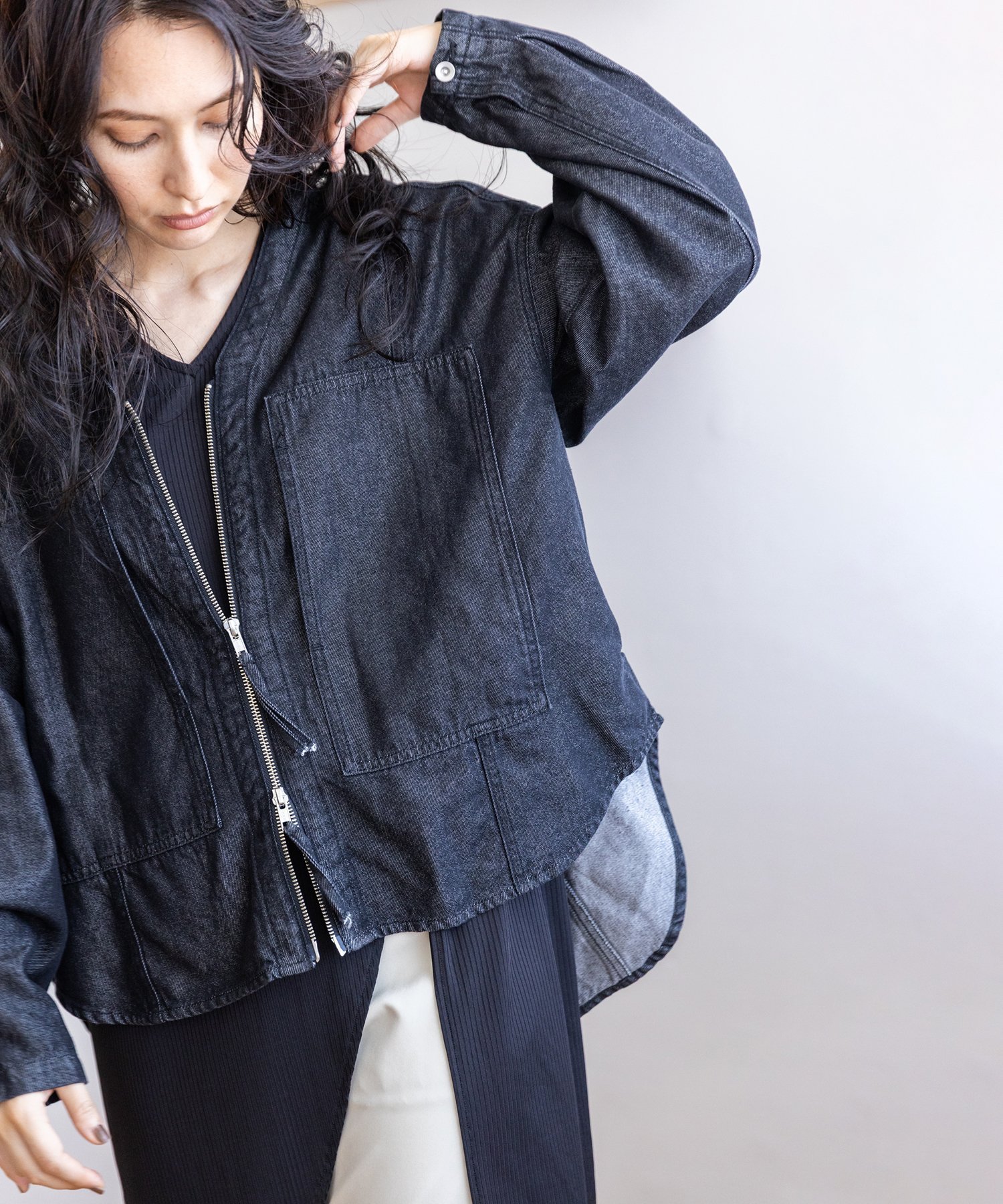 【オズモーシス/OSMOSIS】のポケットジップデニムジャケット インテリア・キッズ・メンズ・レディースファッション・服の通販 founy(ファニー) 　ファッション　Fashion　レディースファッション　Fashion for Women　アウター　Coat / Outerwear Collection　レディースジャケット・軽アウター　Jackets　デニムジャケット / カジュアルアウター　Denim Jackets　ジャケット　Jacket, Outerwear　デニム　Denim, Jeans Material　ビッグ　Big, Oversized　フロント　Front, Front Design　ポケット　Pocket, Pocket Detail　再入荷　Restock / Back in Stock　A/W・秋冬　Autumn/Winter　BLACK|ID: prp329100004648701 ipo3291000000034000107