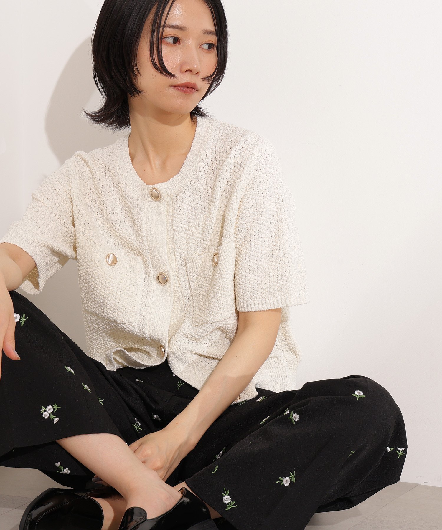 【エヌ ナチュラルビューティーベーシック/N.Natural Beauty basic】のゴールドボタンニットカーディガン インテリア・キッズ・メンズ・レディースファッション・服の通販 founy(ファニー) 　ファッション　Fashion　レディースファッション　Fashion for Women　トップス・カットソー　Cut & Sew Tops　ニット　Knit Tops & Sweaters　カーディガン・羽織り　Layered Style Cardigans　カーディガン　Cardigan, Knitwear　サマー　Summer, Summer Style　ツイード　Twill, Twill Weave　バランス　Balance, Style Balance　ポケット　Pocket, Pocket Detail　ミックス　Mix, Mixed Style　鹿の子　Piqué, Kanoko Fabric　オフホワイト1|ID: prp329100004648789 ipo3291000000033569514