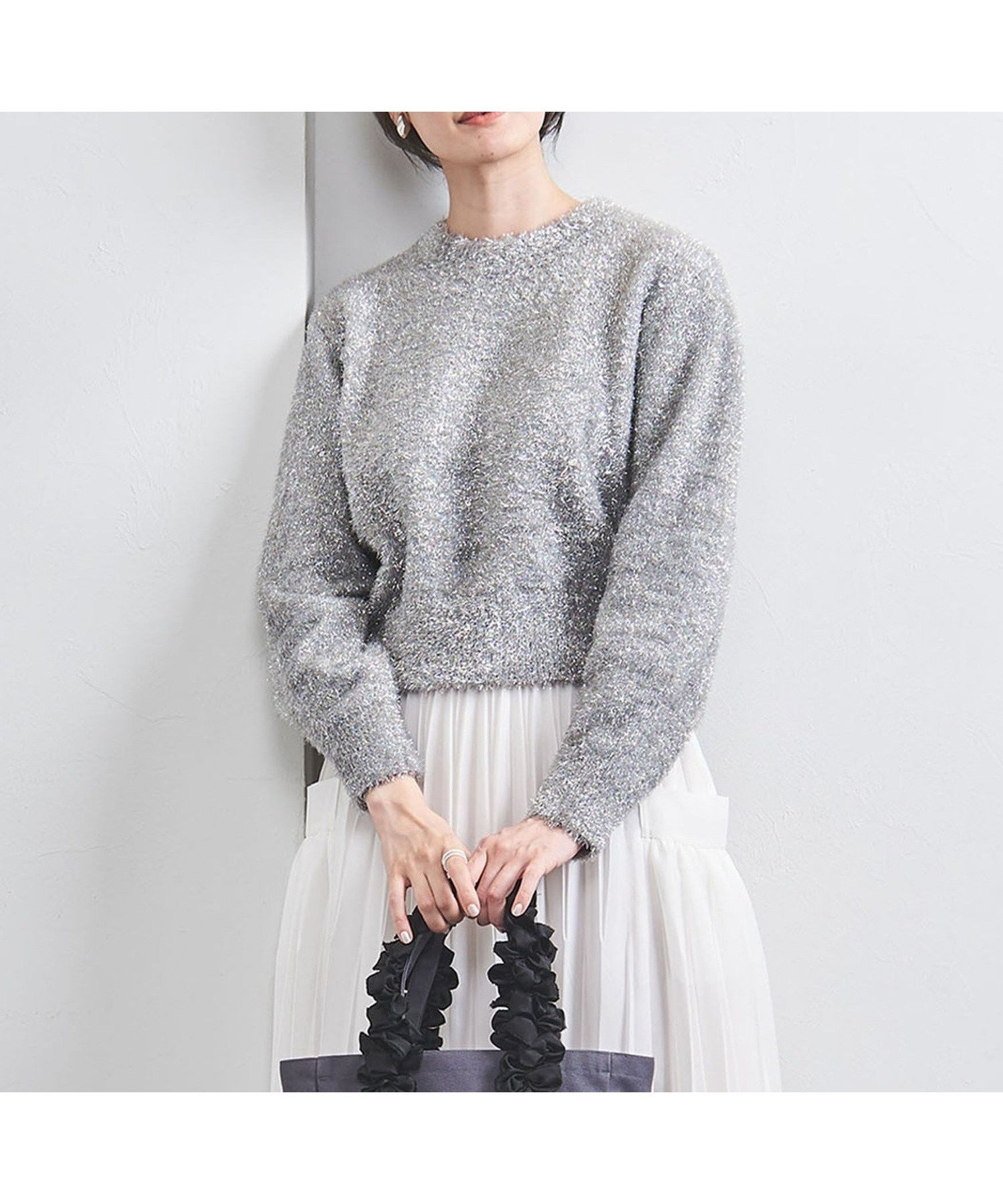 【ユナイテッドアローズ/UNITED ARROWS】のグリッターラメ クルーネック ニット インテリア・キッズ・メンズ・レディースファッション・服の通販 founy(ファニー) 　ファッション　Fashion　レディースファッション　Fashion for Women　トップス・カットソー　Cut & Sew Tops　ニット　Knit Tops & Sweaters　おすすめ　Recommended / Our Picks　カーディガン　Cardigan, Knitwear　コンパクト　Compact, Small Size　シンプル　Simple, Minimal　フェザーヤーン　Feather Yarn, Fluffy Yarn　ベスト　Vest, Waistcoat　SILVER|ID: prp329100004648976 ipo3291000000033573726